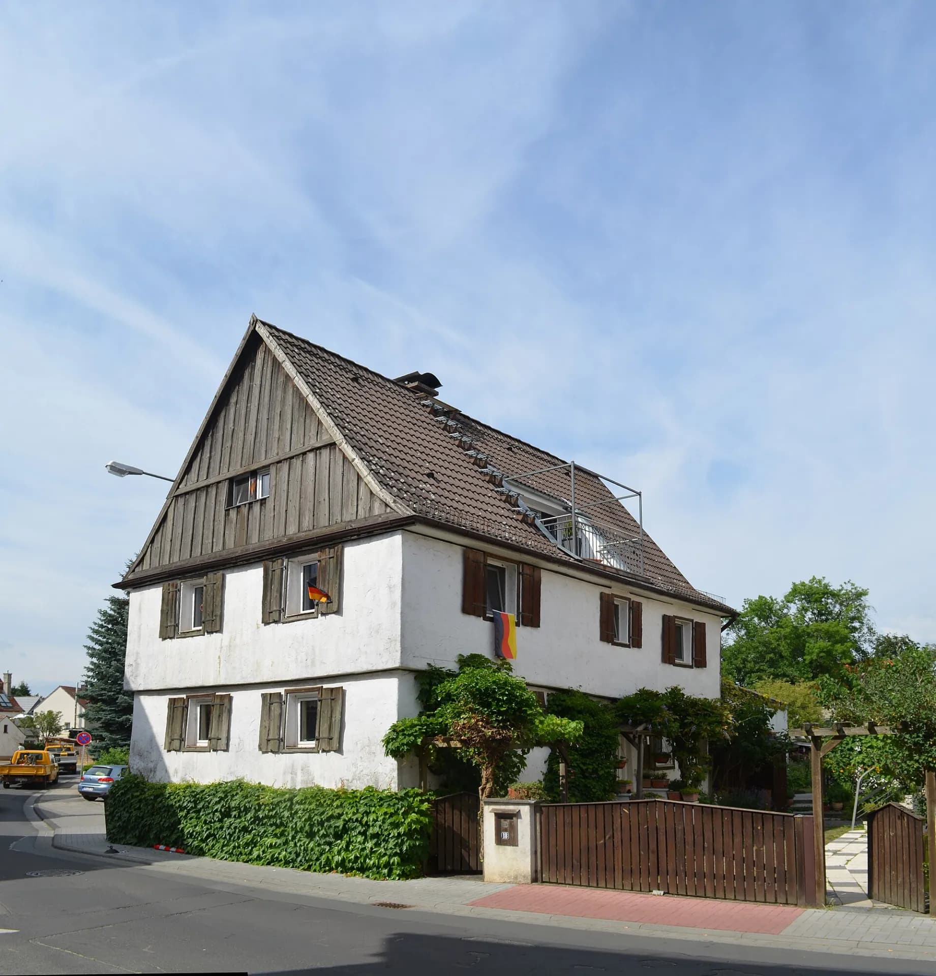 Giebelseite des Wohnhauses in der Urselbachstraße 18 in Oberursel-Weißkirchen