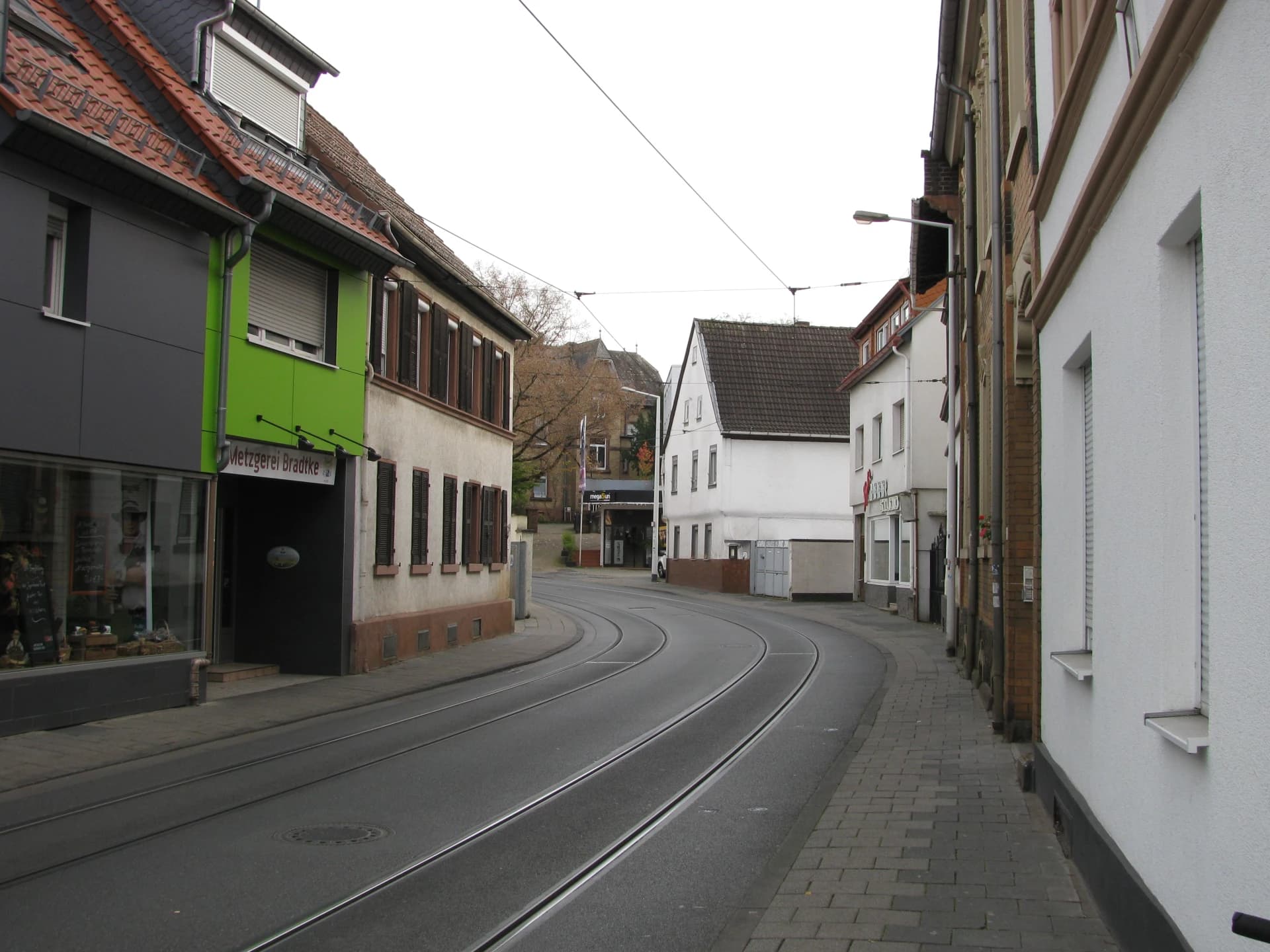 Heidelberger Landstraße im Darmstädter Stadtteil Eberstadt