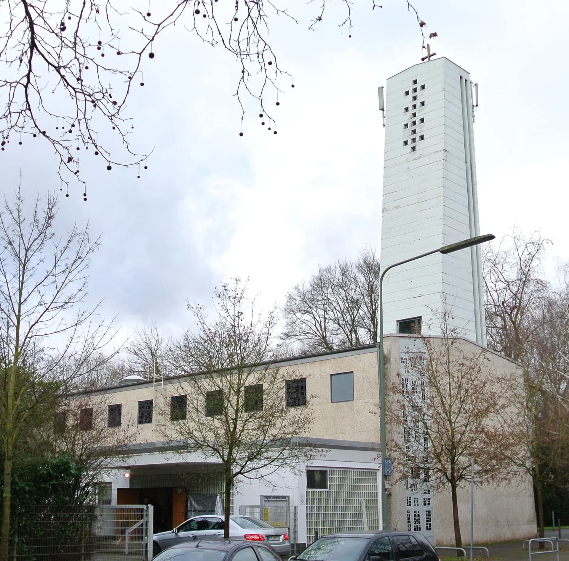 Heimatkirche in der Siedlung Taunusblick in Frankfurt-Zeilsheim