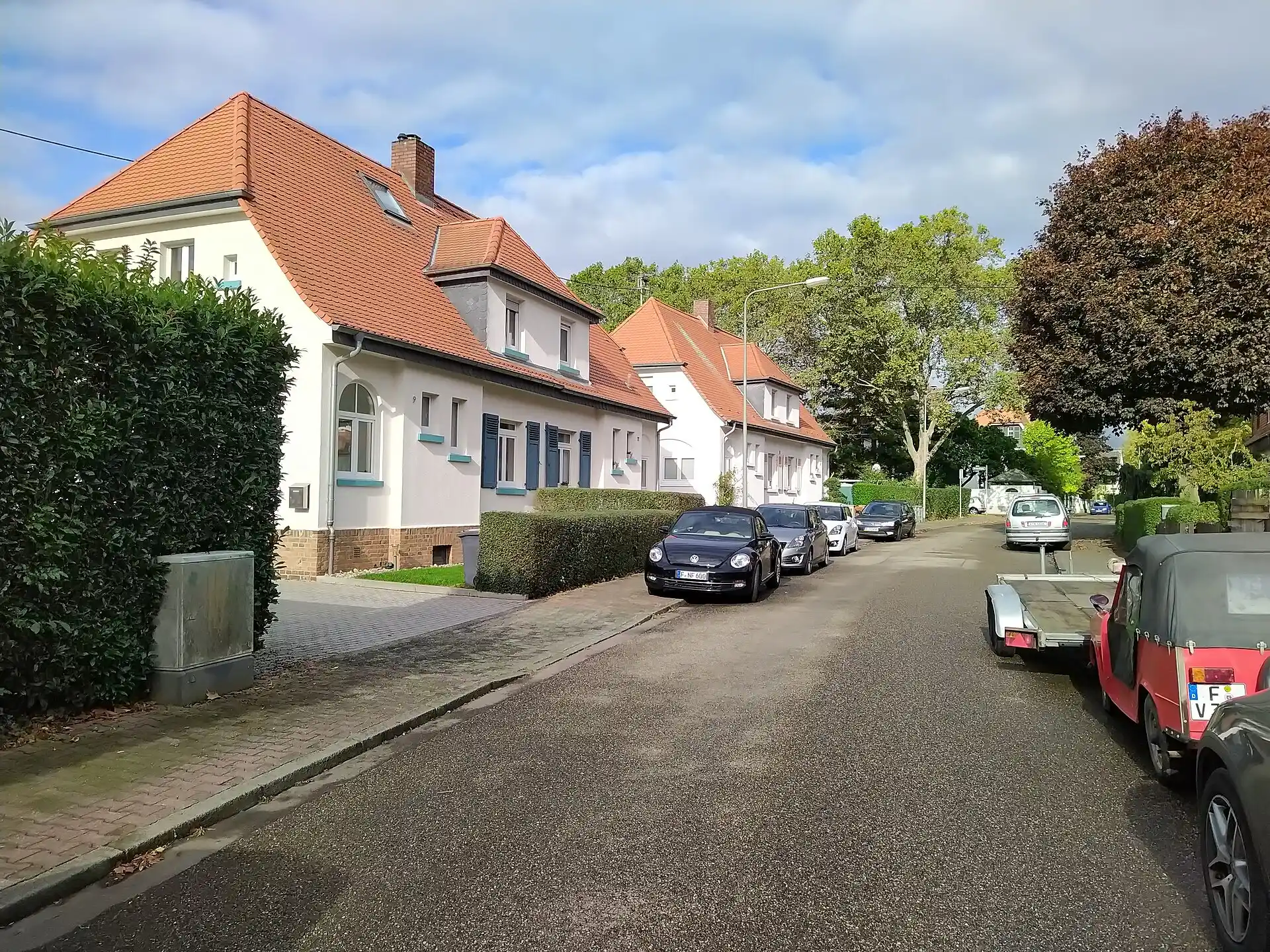 Straßenzug der Heimchen-Siedlung in Frankfurt-Unterliederbach
