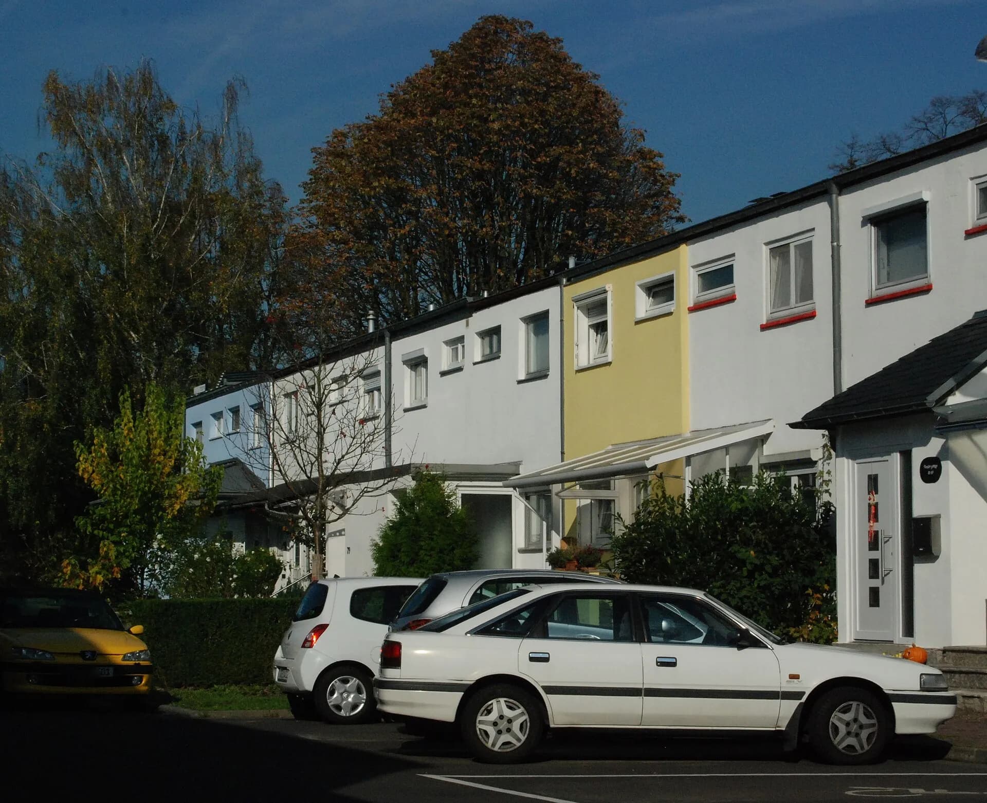 Wohnzeile am Heinrich-Tessenow-Weg in Frankfurt Praunheim