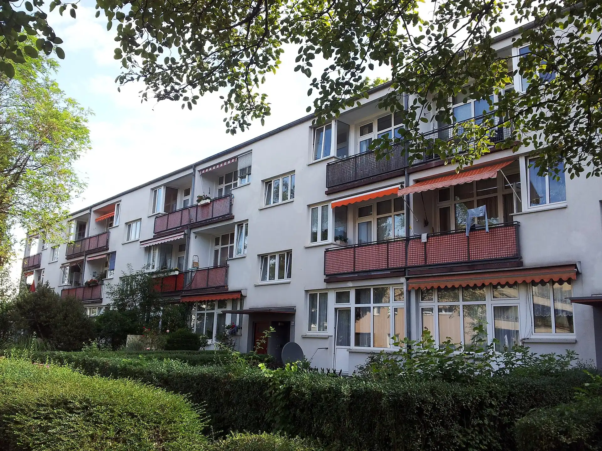 Balkone der Hellerhofsiedlung im Frankfurter Gallus