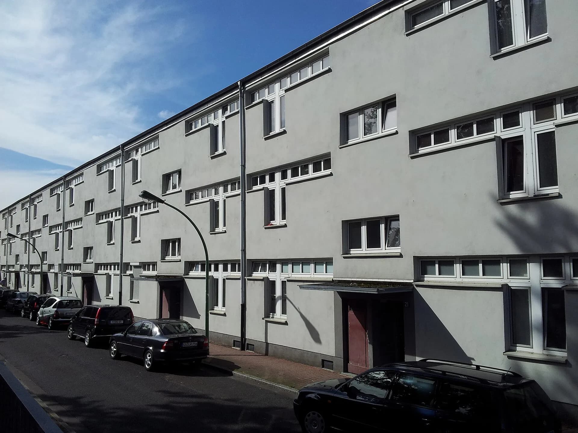 Wohnzeile der Hellerhofsiedlung im Frankfurter Gallus