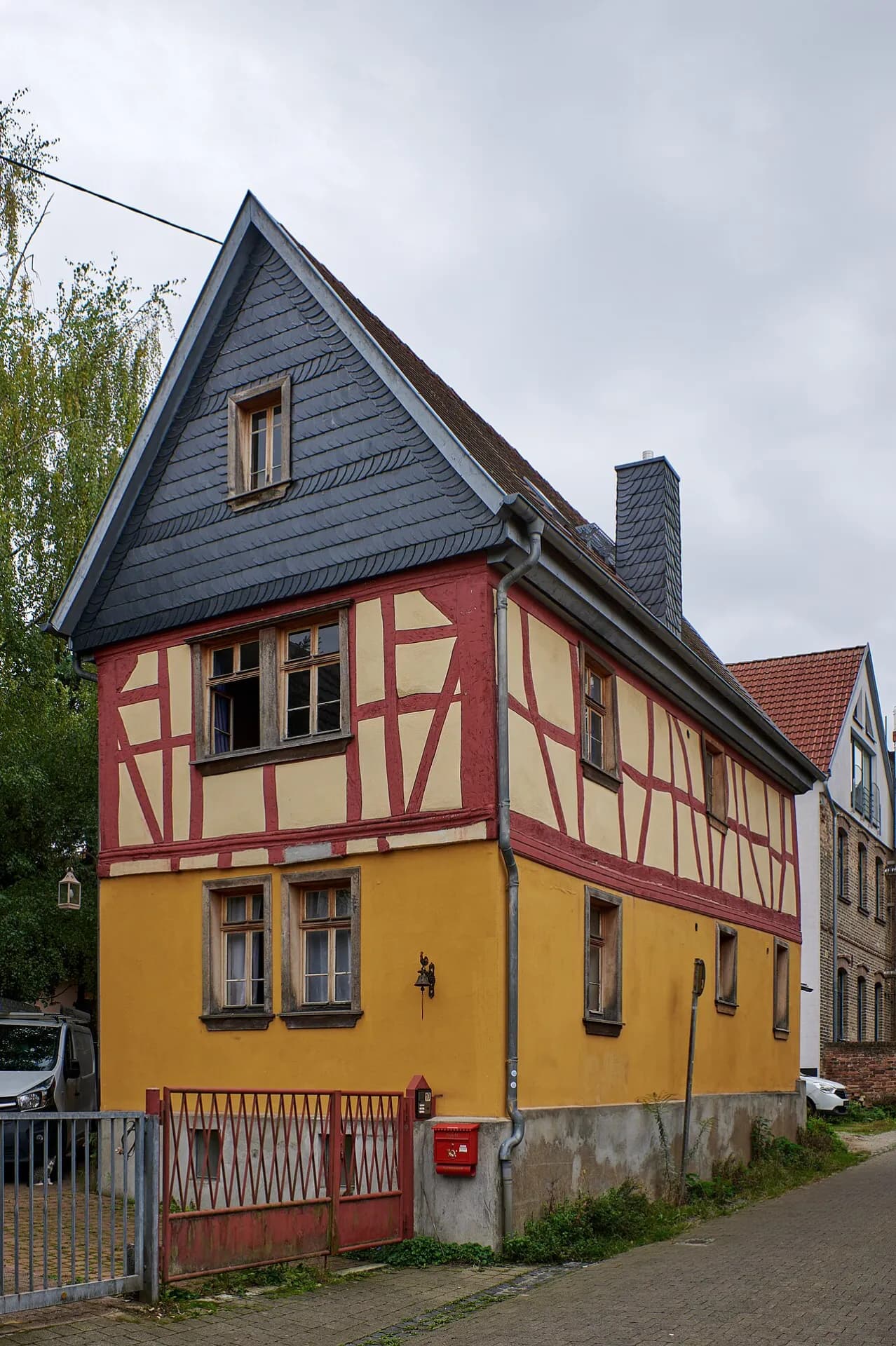 Fachwerkhaus an der Hennegasse in Frankfurt Niederursel
