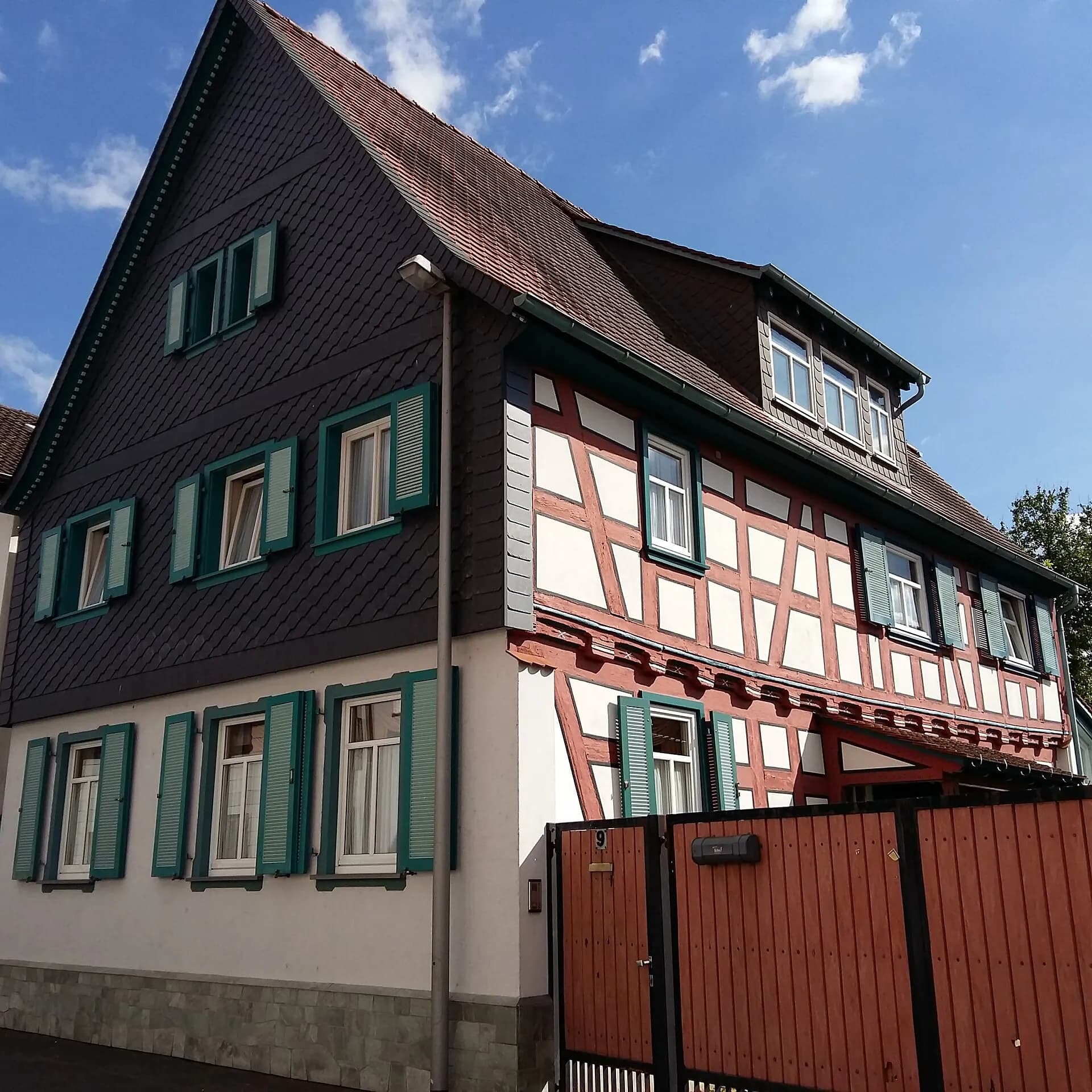 Fachwerkhaus in der Bahnhofstraße 9 in Babenhausen-Hergershausen