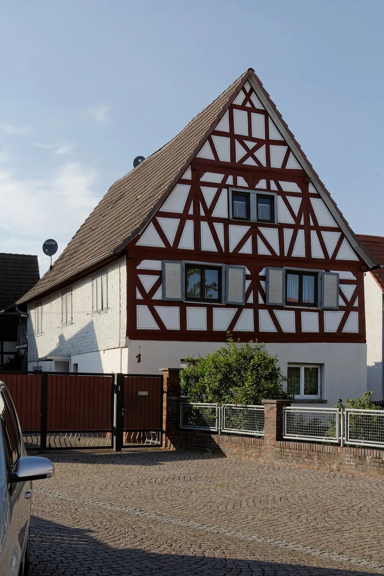 Fachwerkhaus in der Eckstraße 1 in Babenhausen-Hergershausen