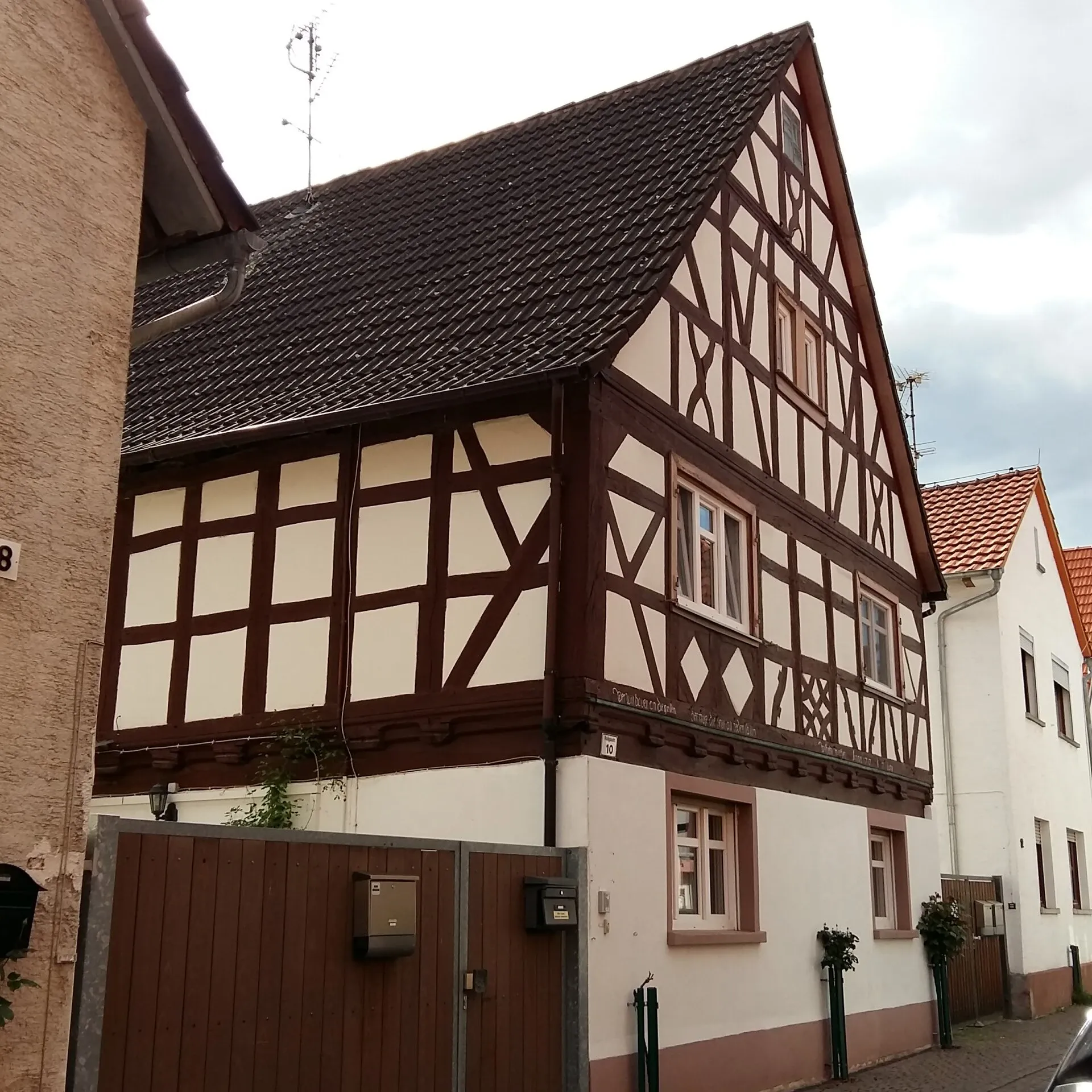 Fachwerkhaus in der Rodgaustraße 10 in Babenhausen-Hergershausen