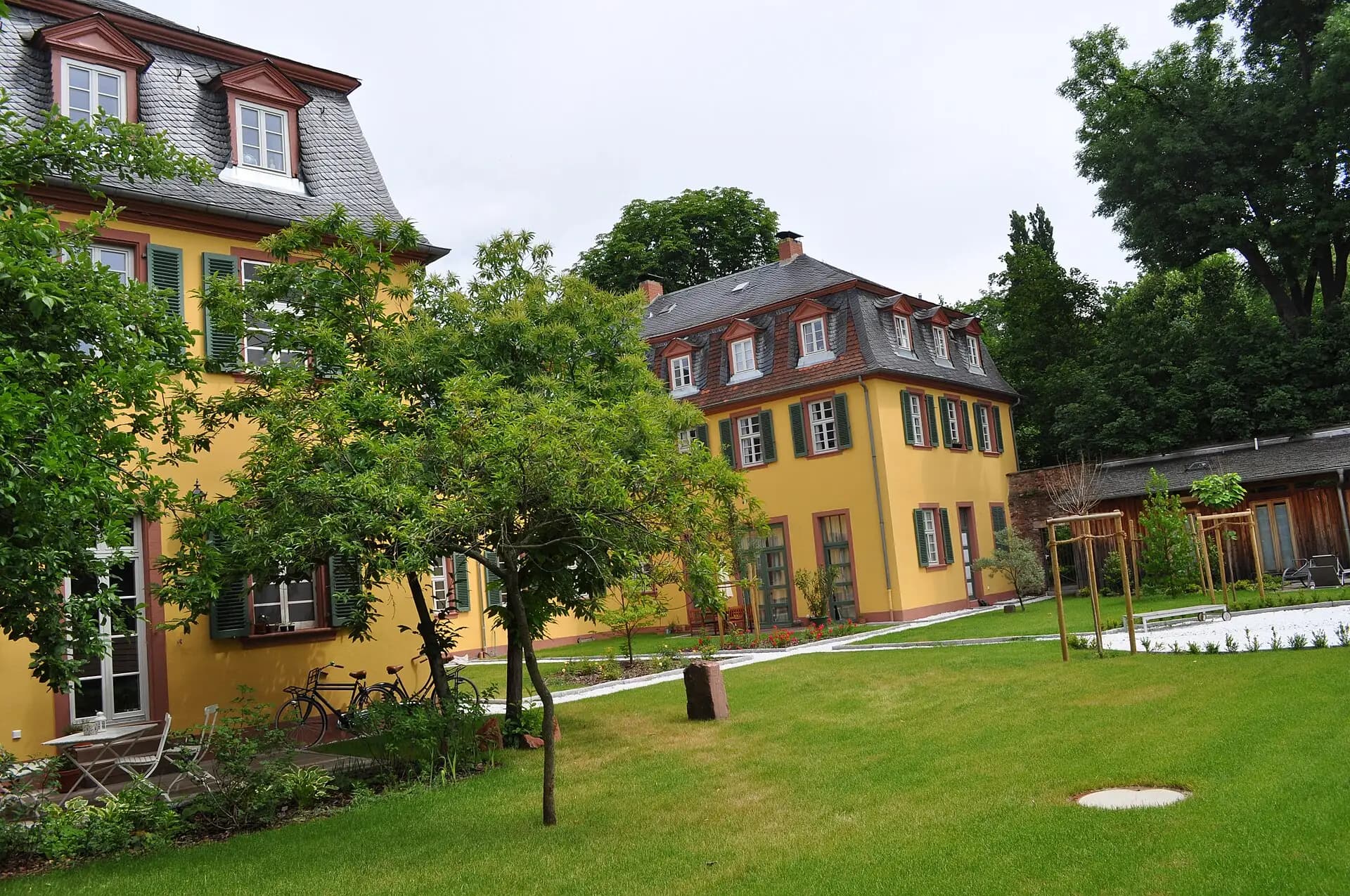Gartenseite des Herrenhauses Breite Straße 2 in Offenbach-Rumpenheim