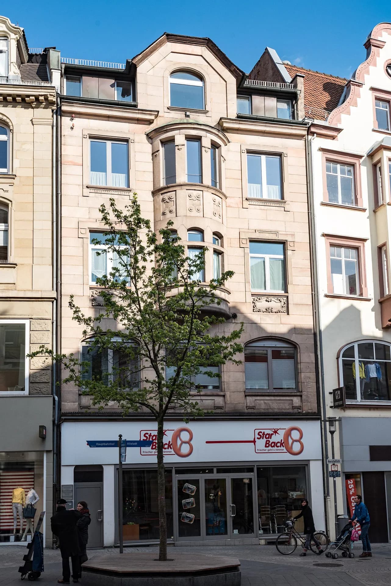 Gründerzeitliches Geschäftshaus in der Herstallstraße in Aschaffenburg