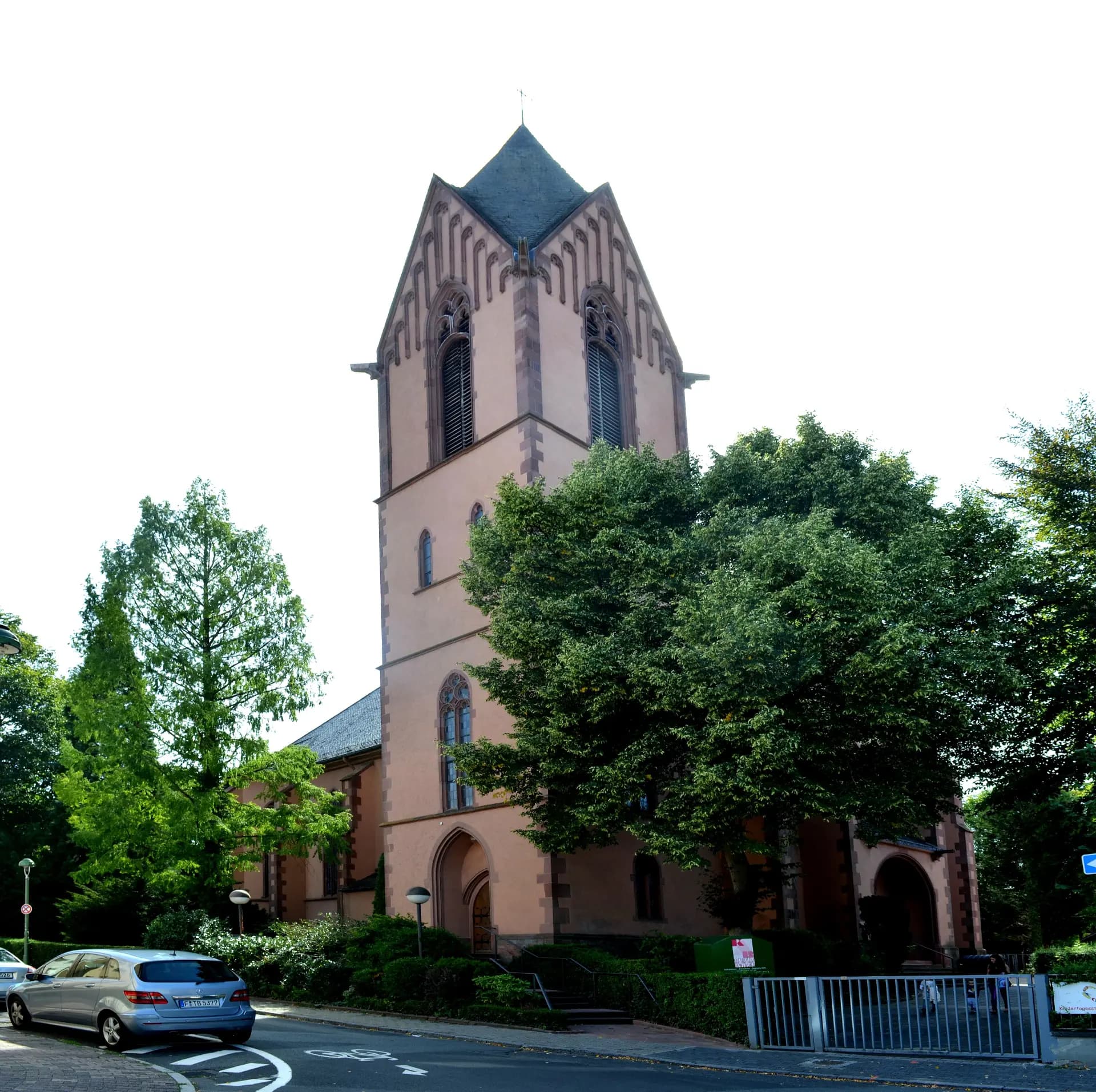 Herz-Jesu-Kirche in Frankfurt-Oberrad