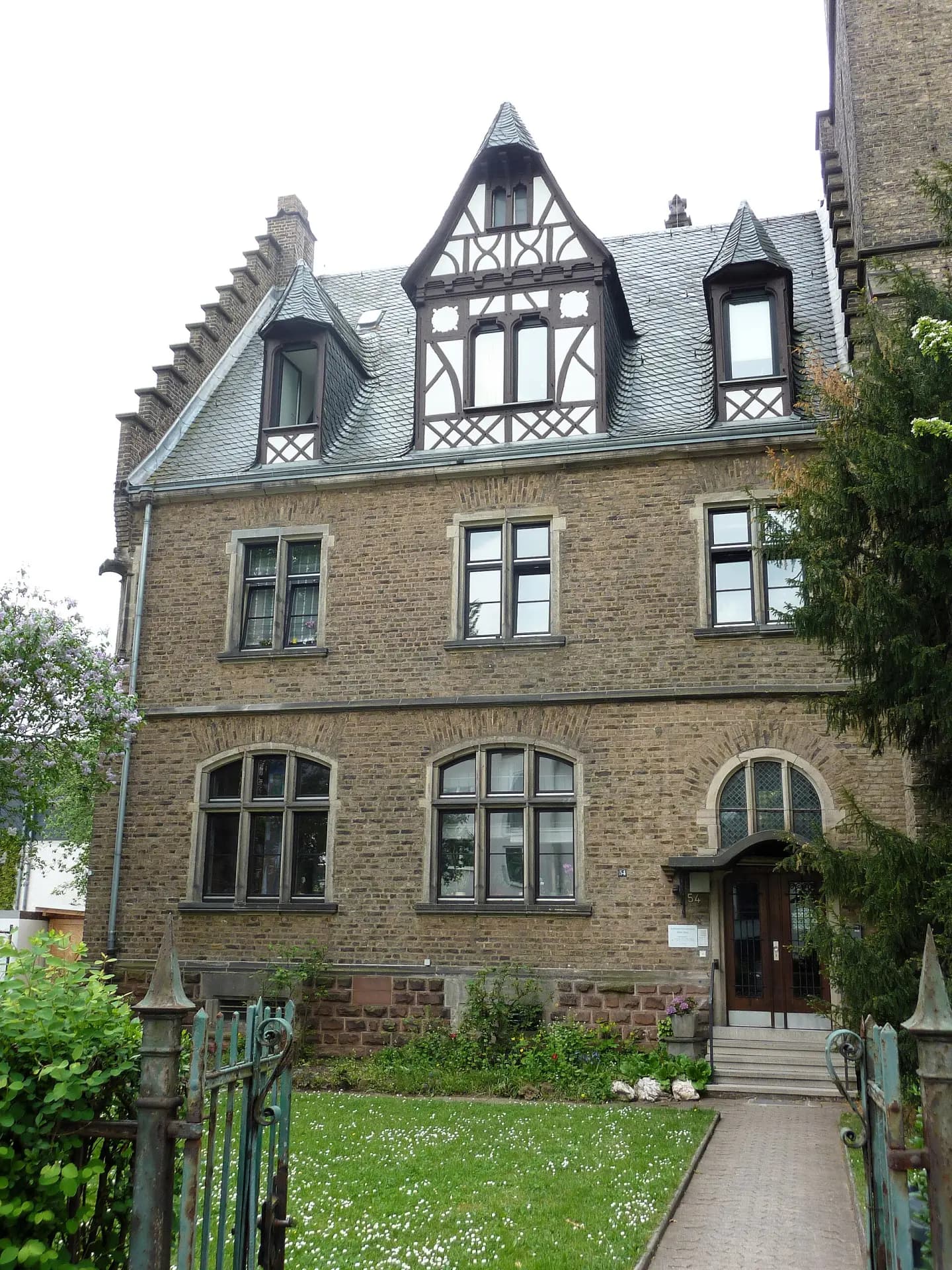 Pfarrhaus der Herz-Jesu-Gemeinde in Frankfurt Fechenheim