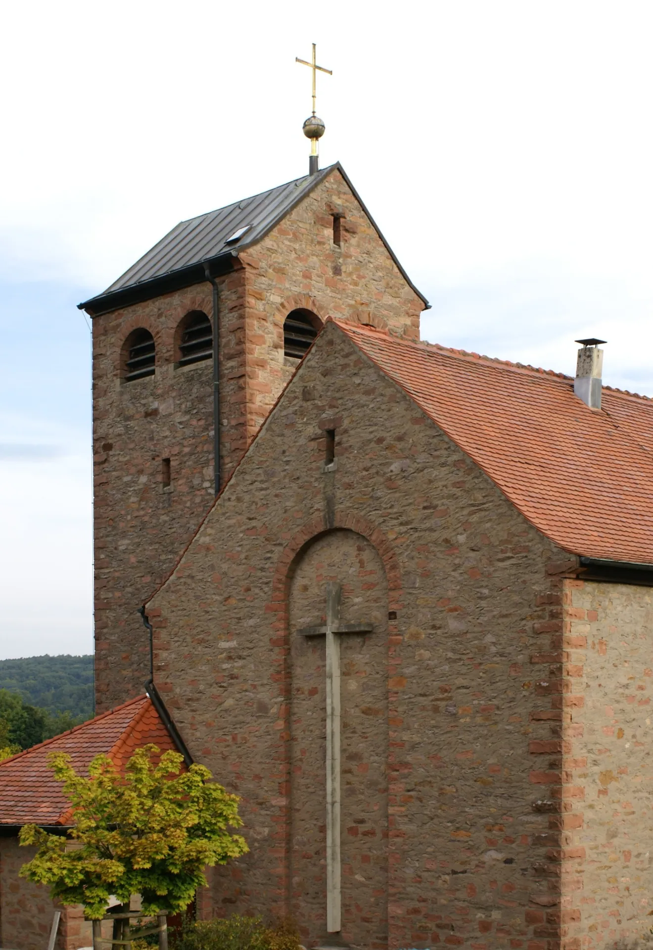 Chorseite der Kirche Herz Mariä in Schöllkrippen-Schneppenbach