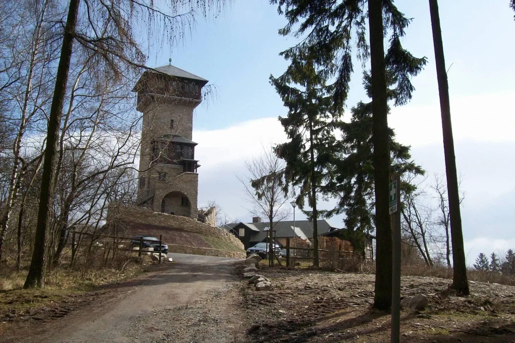 Herzbergturm von Westen bei Bad Homburg-Dornholzhausen