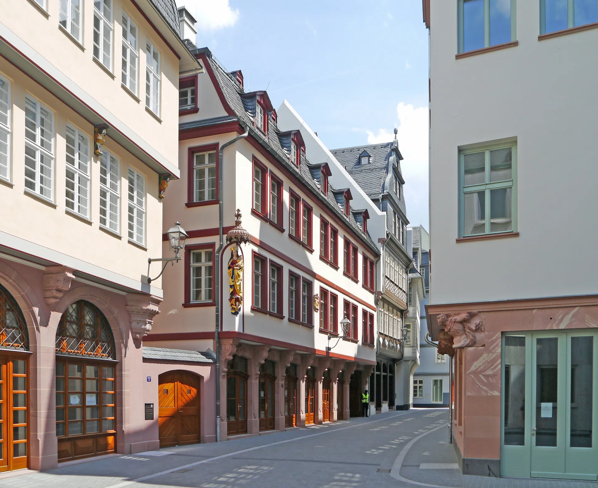 Nordseite der Gasse Hinter dem Lämmchen in der Frankfurter Altstadt