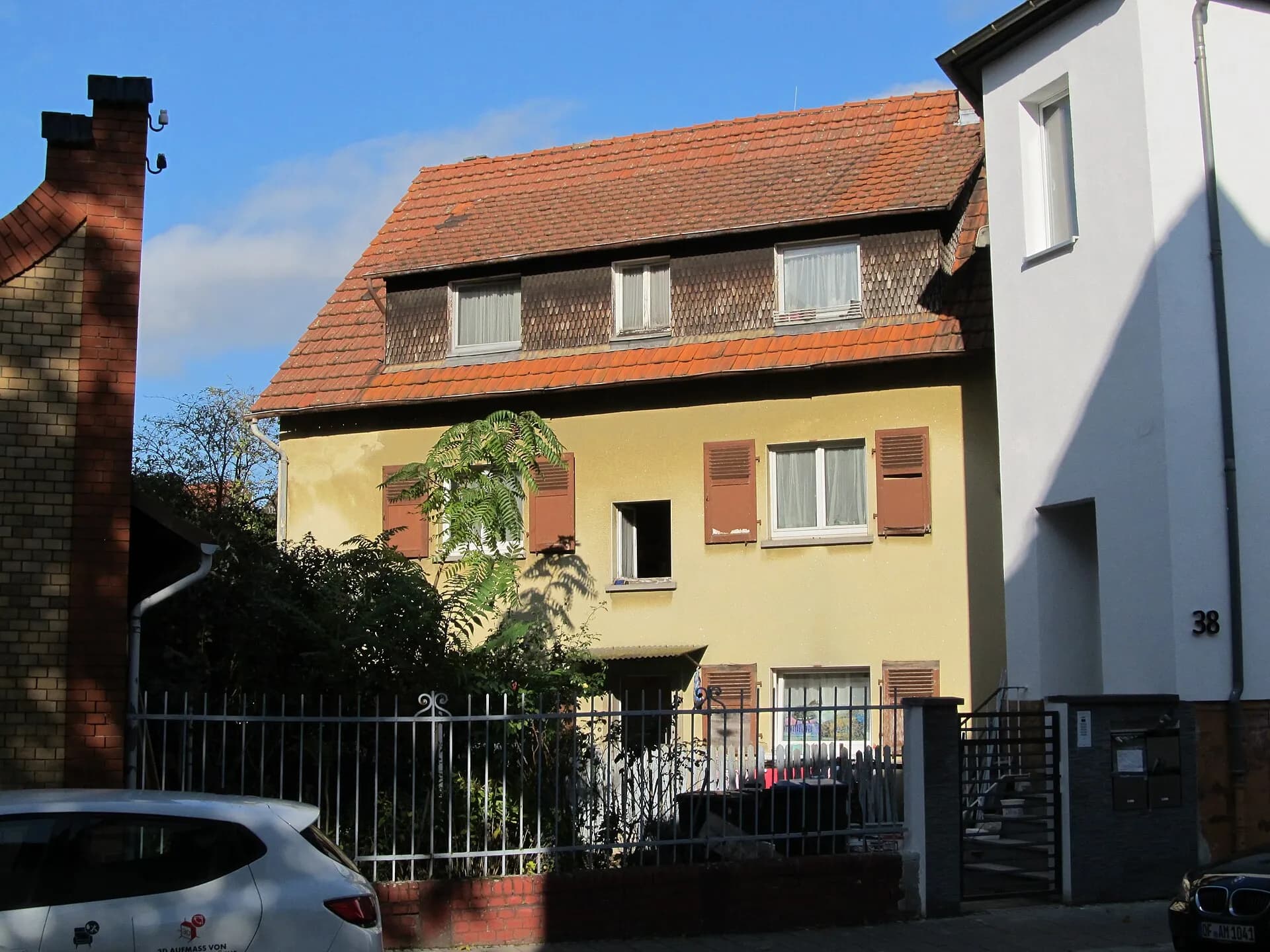 Hirtengasse 31 von der Seite in Neu-Isenburg