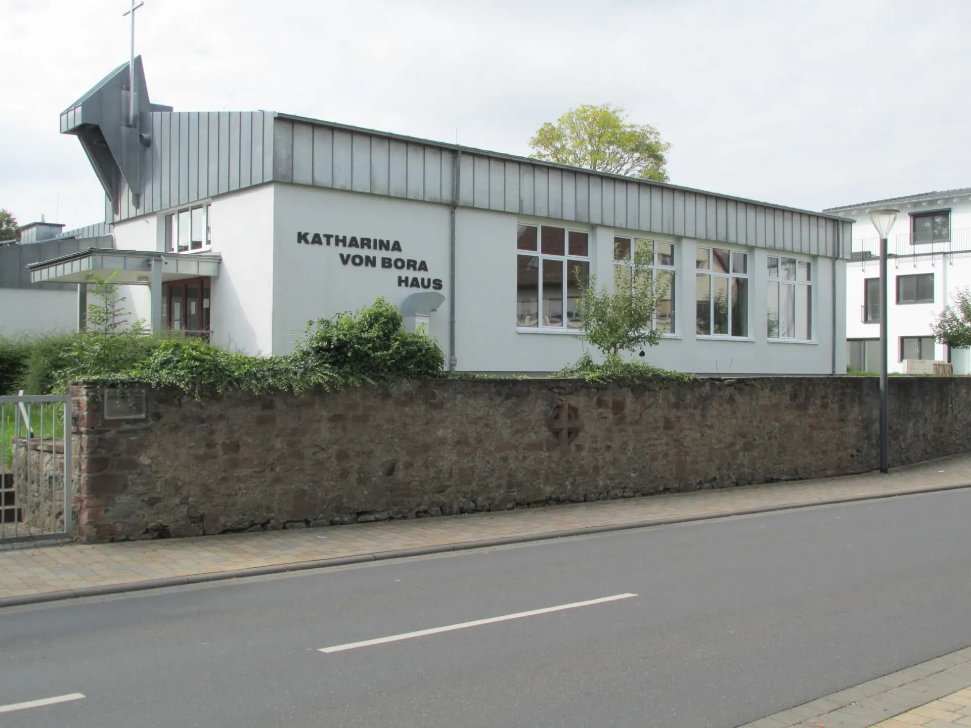 Historische Einfriedung in der Hinserdorfstraße 2a in Langenselbold