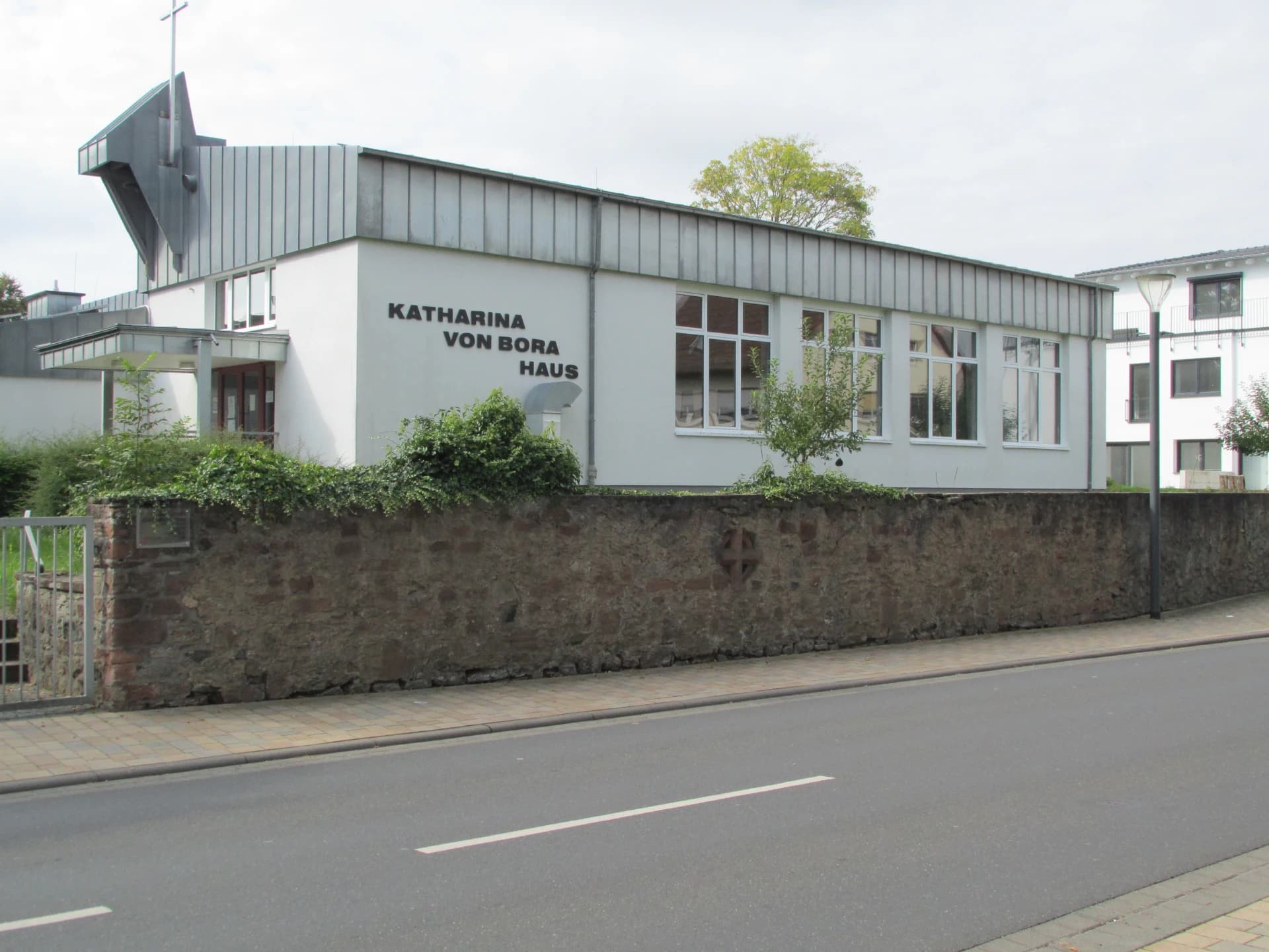 Historische Einfriedung in der Hinserdorfstraße 2a in Langenselbold