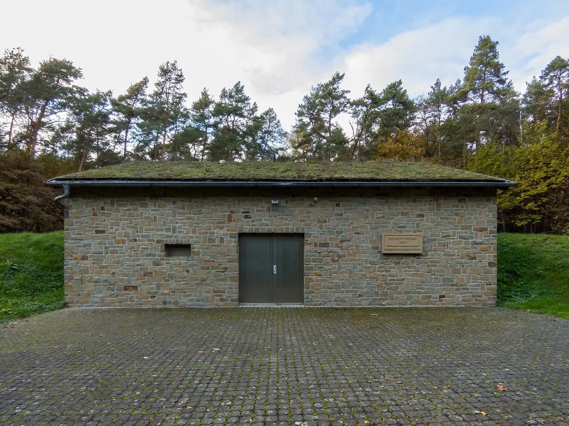 Hochbehälter am Waldrand bei Oberursel-Stierstadt