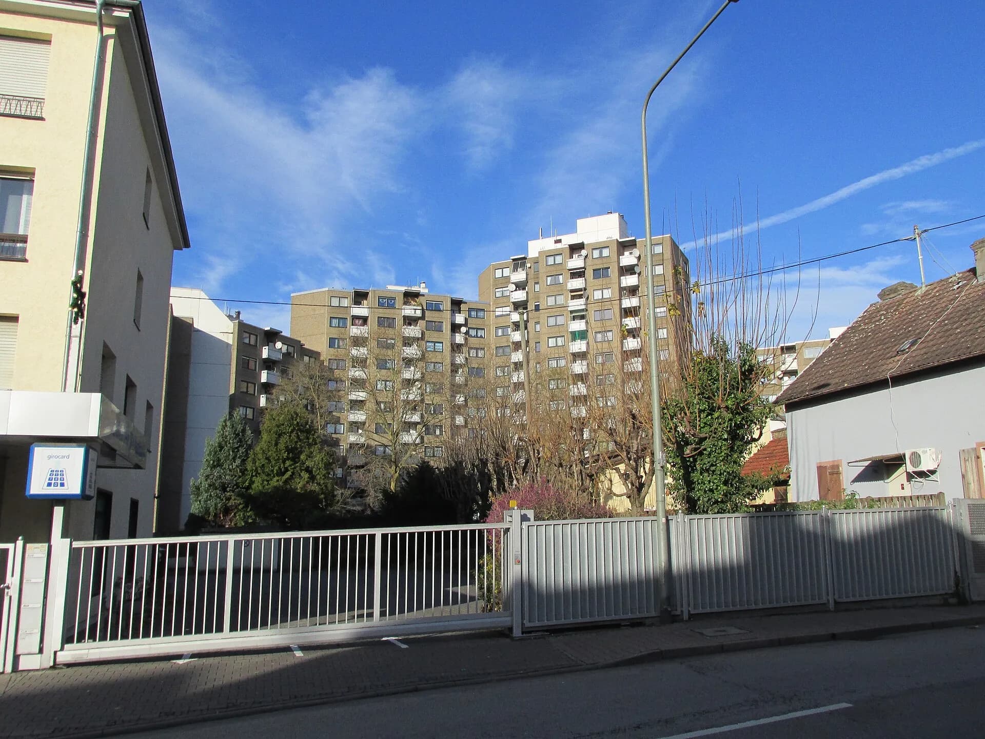 Hochhäuser an der Toni-Sender-Straße in Frankfurt Sossenheim