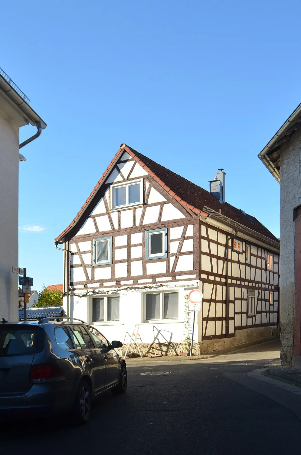 Fachwerkhaus an der Ecke Trinkbrunnenstraße 2 in Maintal-Hochstadt