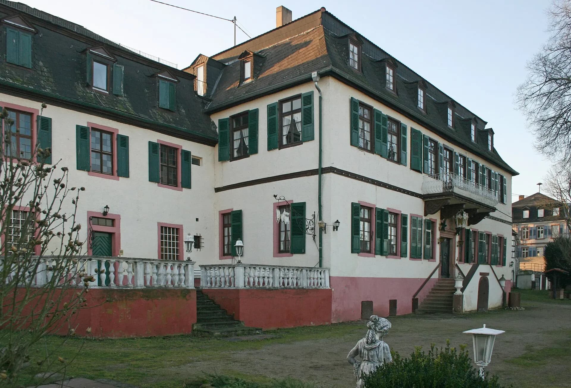 Schloss Günderrode in Altenstadt-Höchst an der Nidder mit der Freitreppe