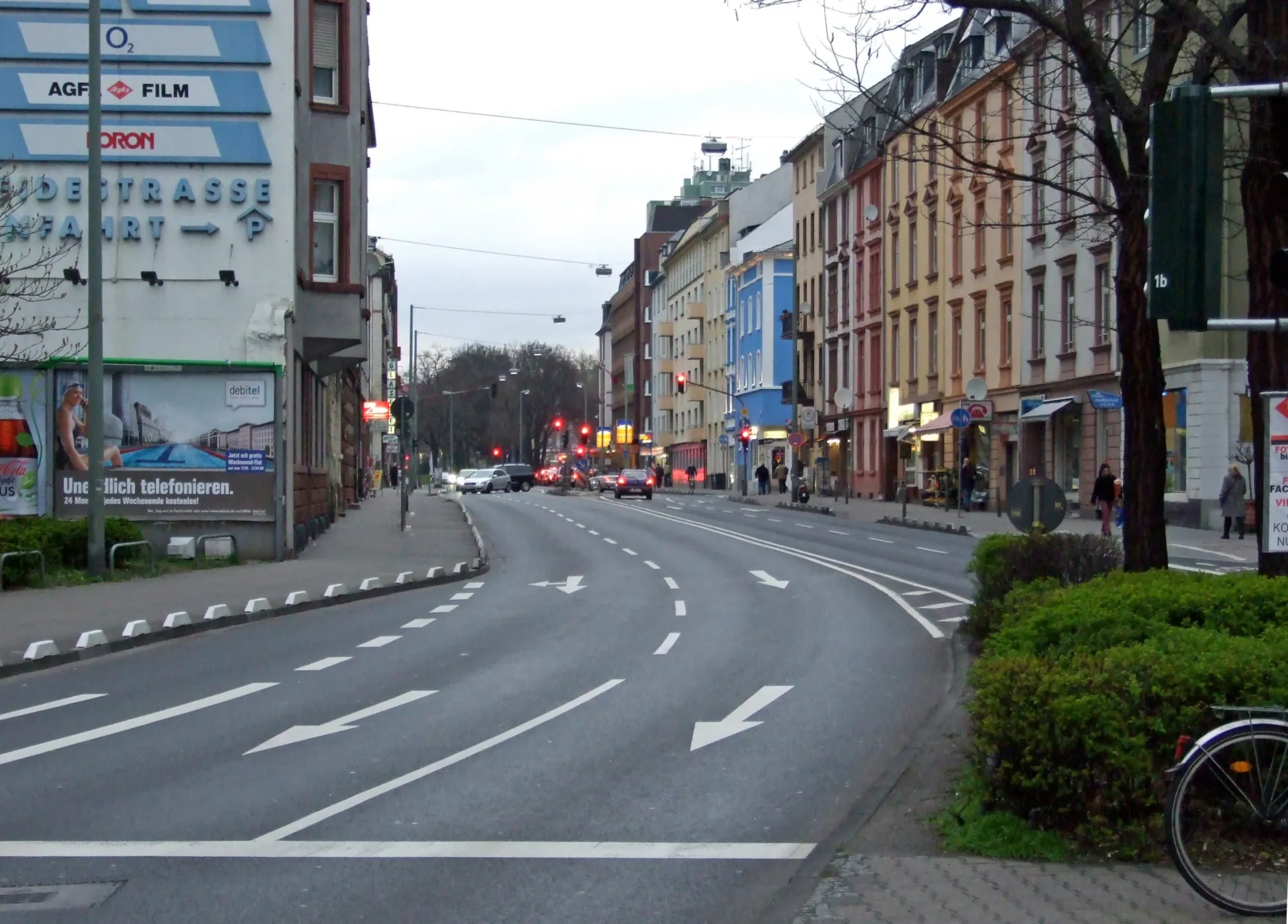 Geschäftszeile an der Höhenstraße im Frankfurter Nordend