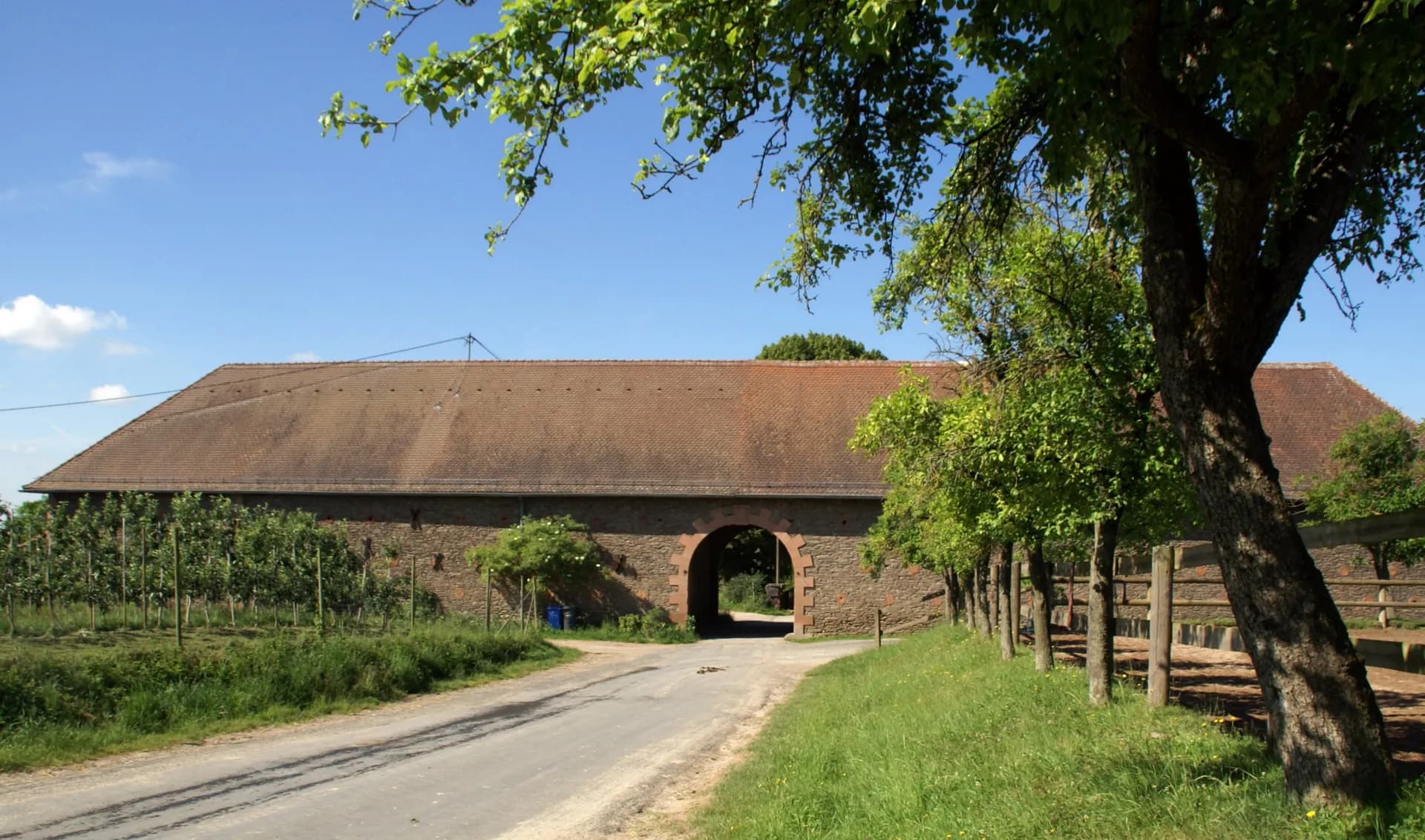Zufahrt zum Hof Hauenstein in Krombach