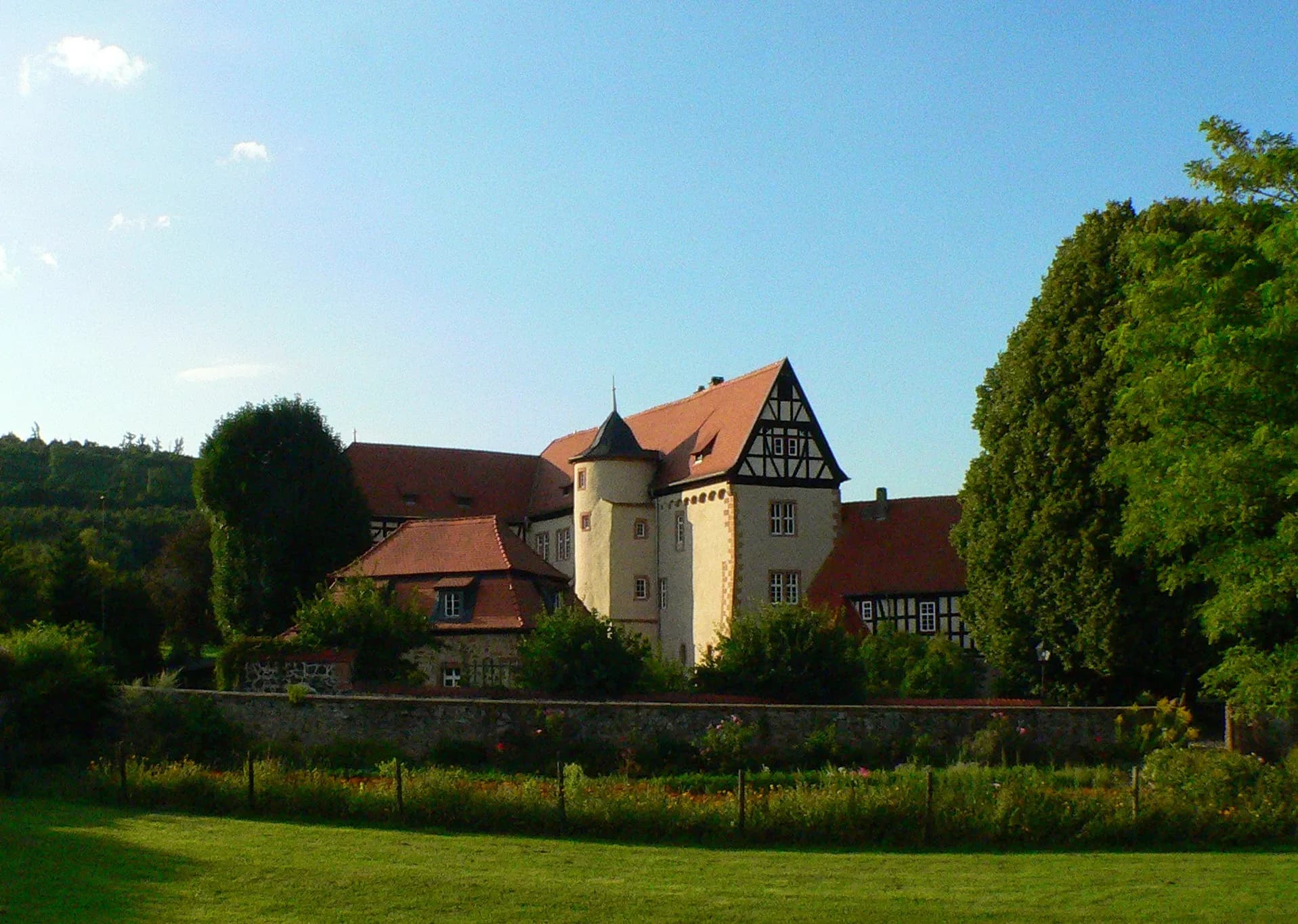 Hof Leustadt mit Torturm in Glauburg-Stockheim