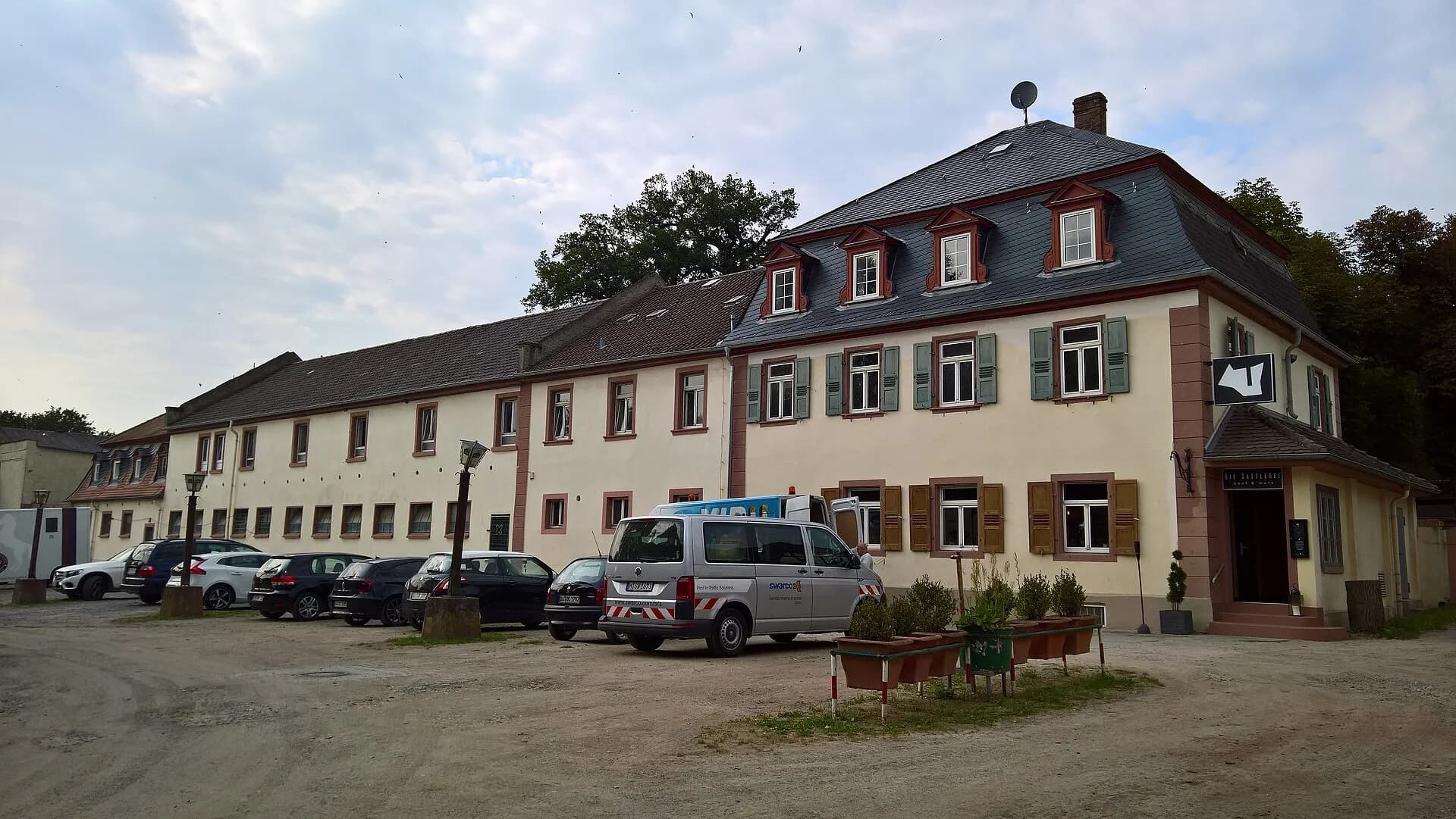 Verwaltungsbau des Hofguts Kranichstein in Darmstadt-Kranichstein
