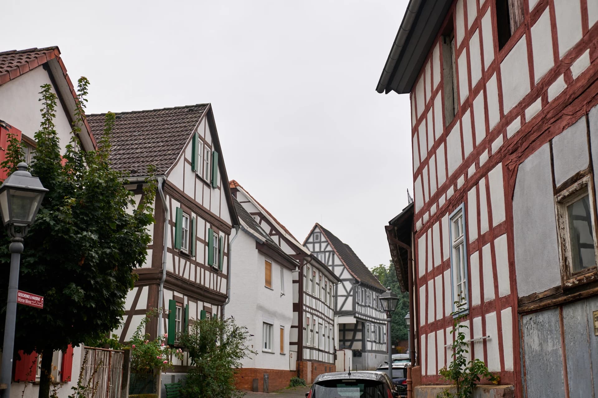 Fachwerkzeile in der Hofhausstraße in Nidderau-Windecken
