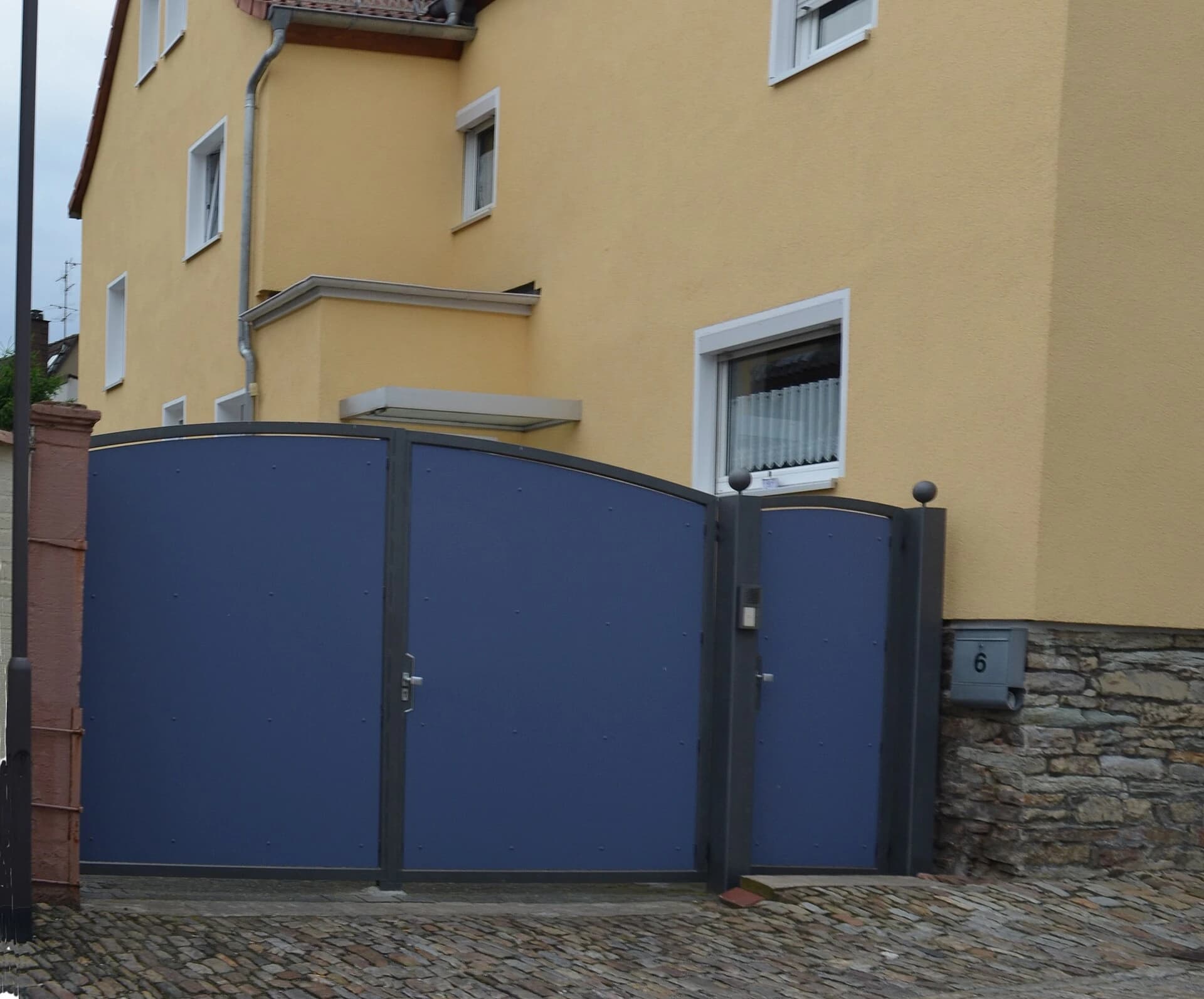 Historisches Hoftor in der Fahrgasse 6 in Oberursel-Stierstadt