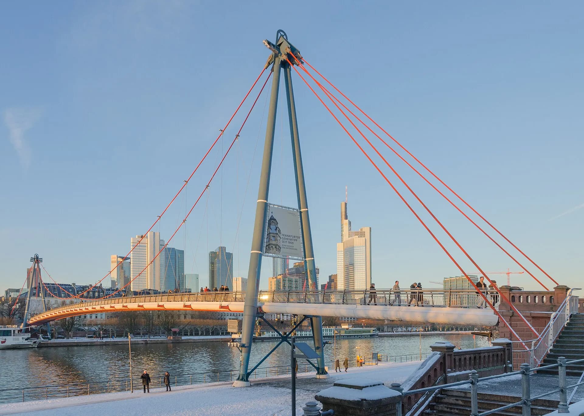 Holbeinsteg über den Main in Frankfurt
