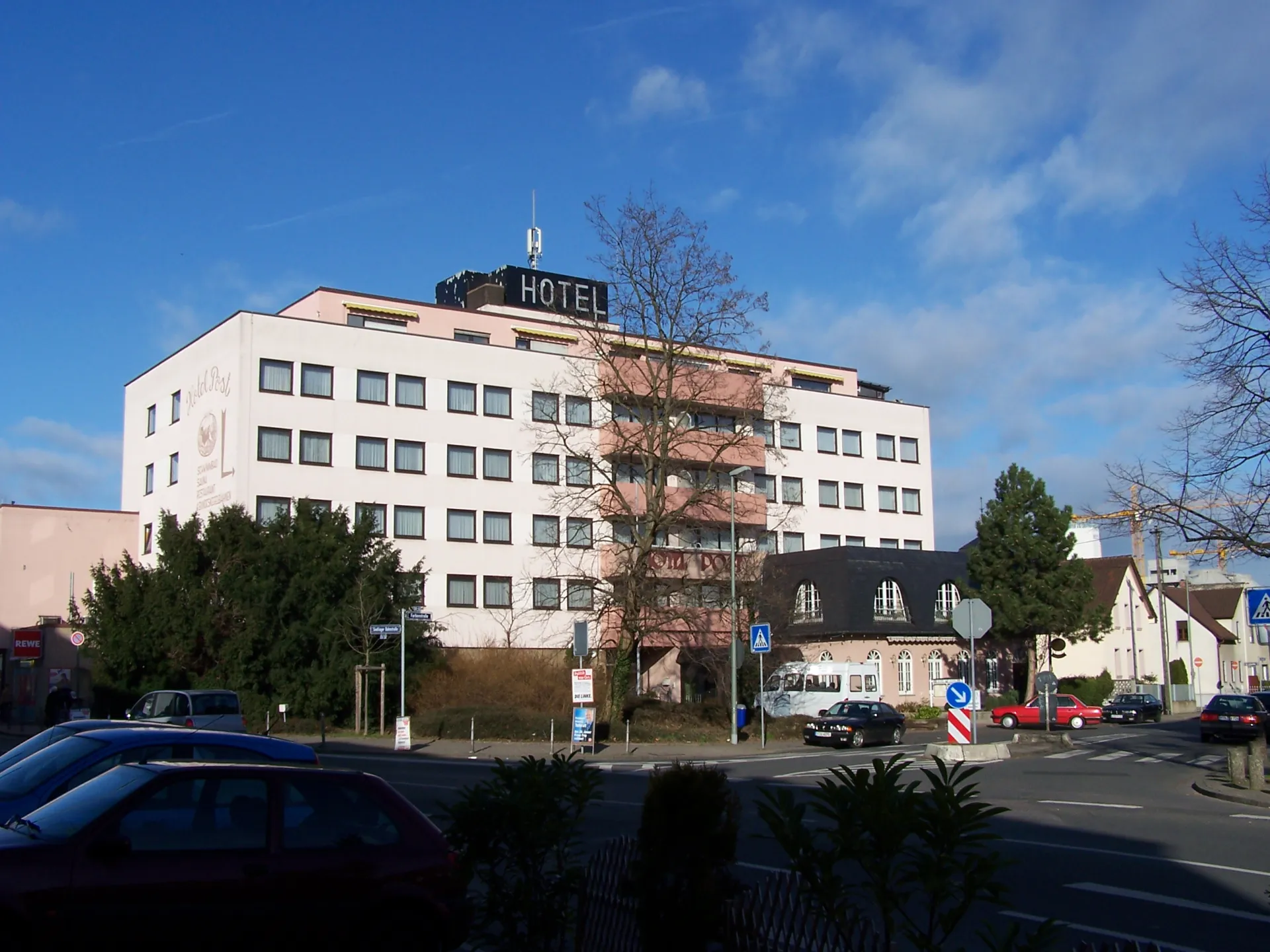 Hotelgebäude an der Farbenstraße in Frankfurt Sindlingen