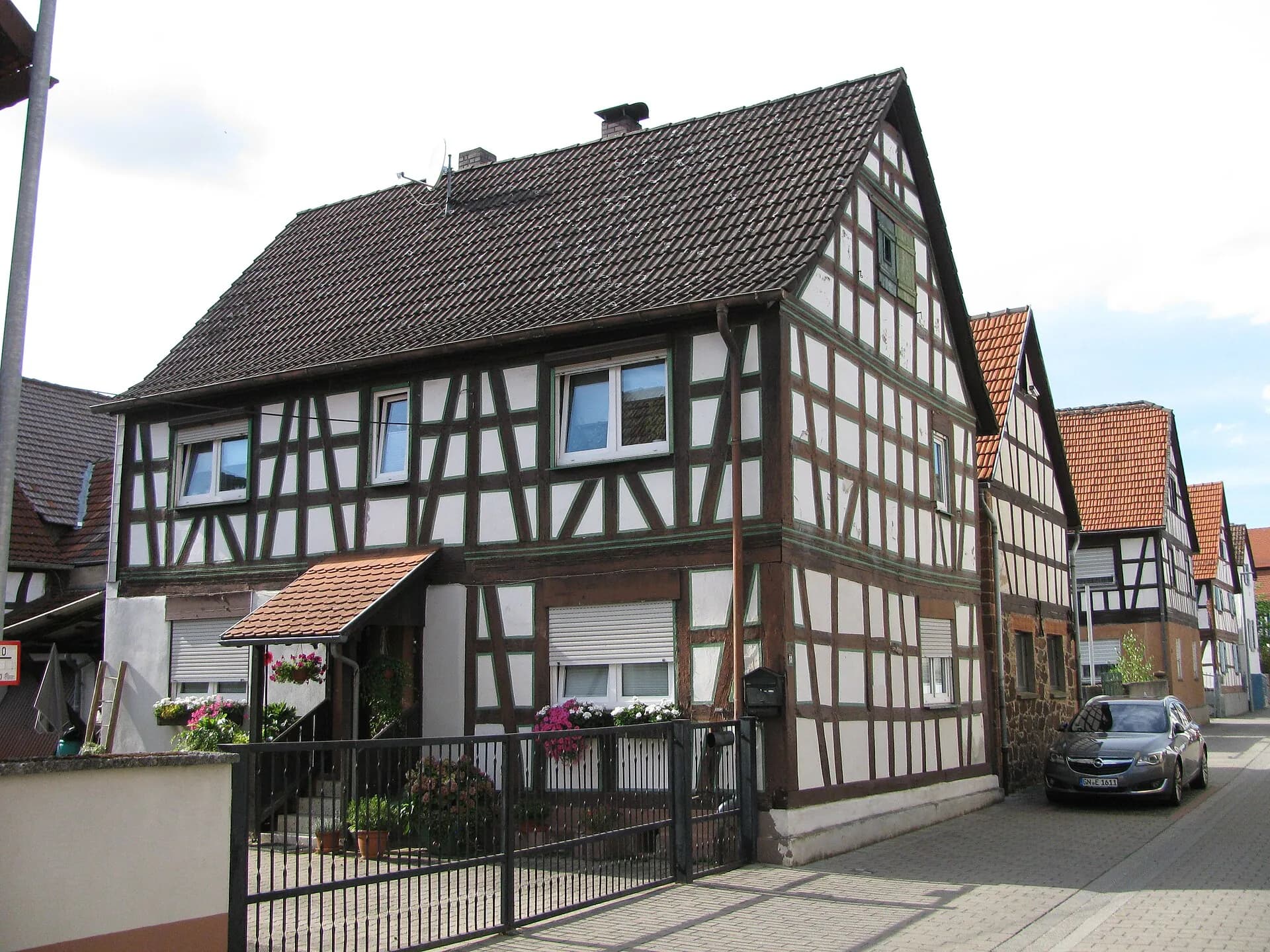Fachwerkzeile in der Langstraße 13 in Ronneburg-Hüttengesäß