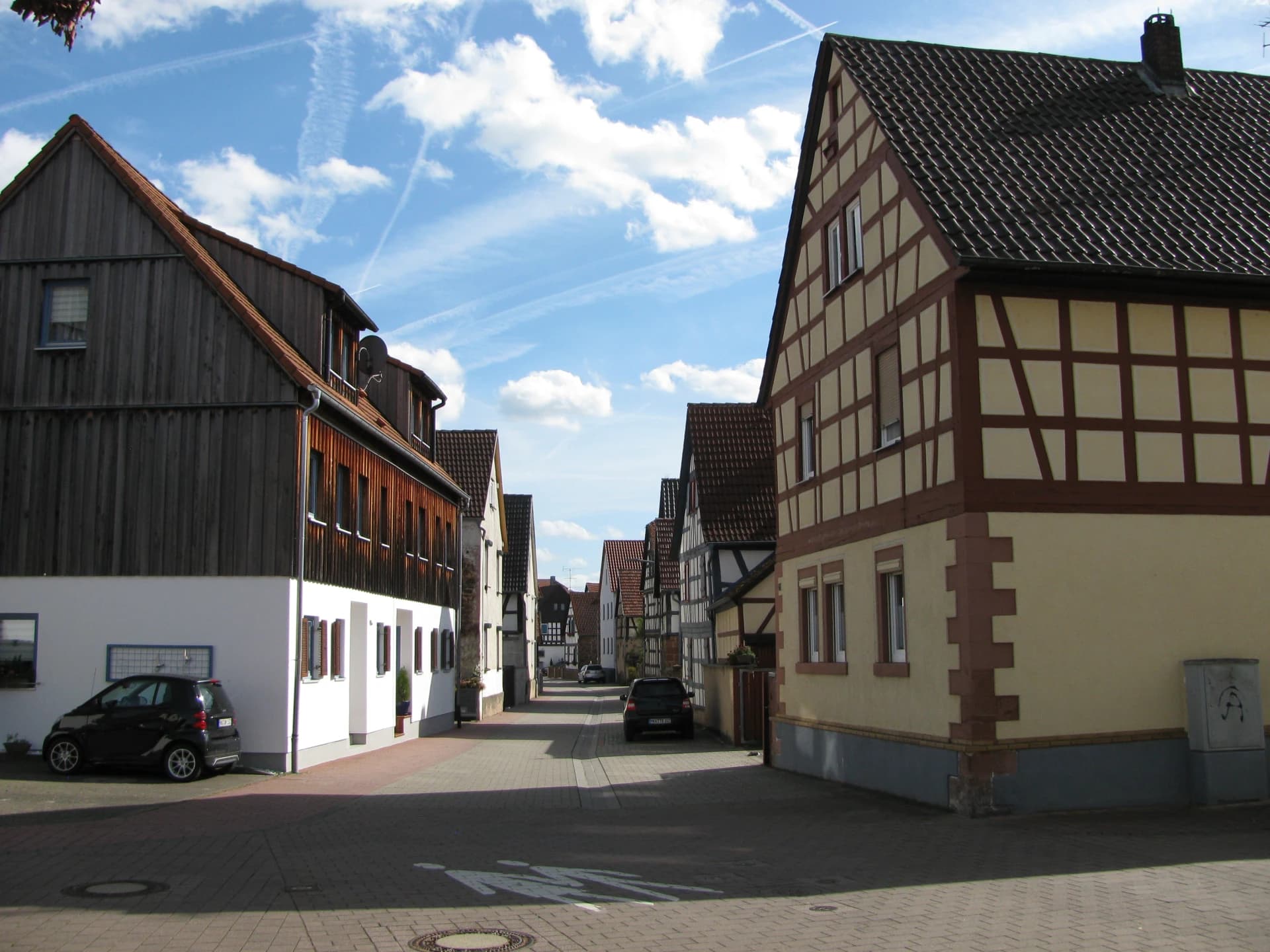Straßenzug der Langstraße in Ronneburg-Hüttengesäß