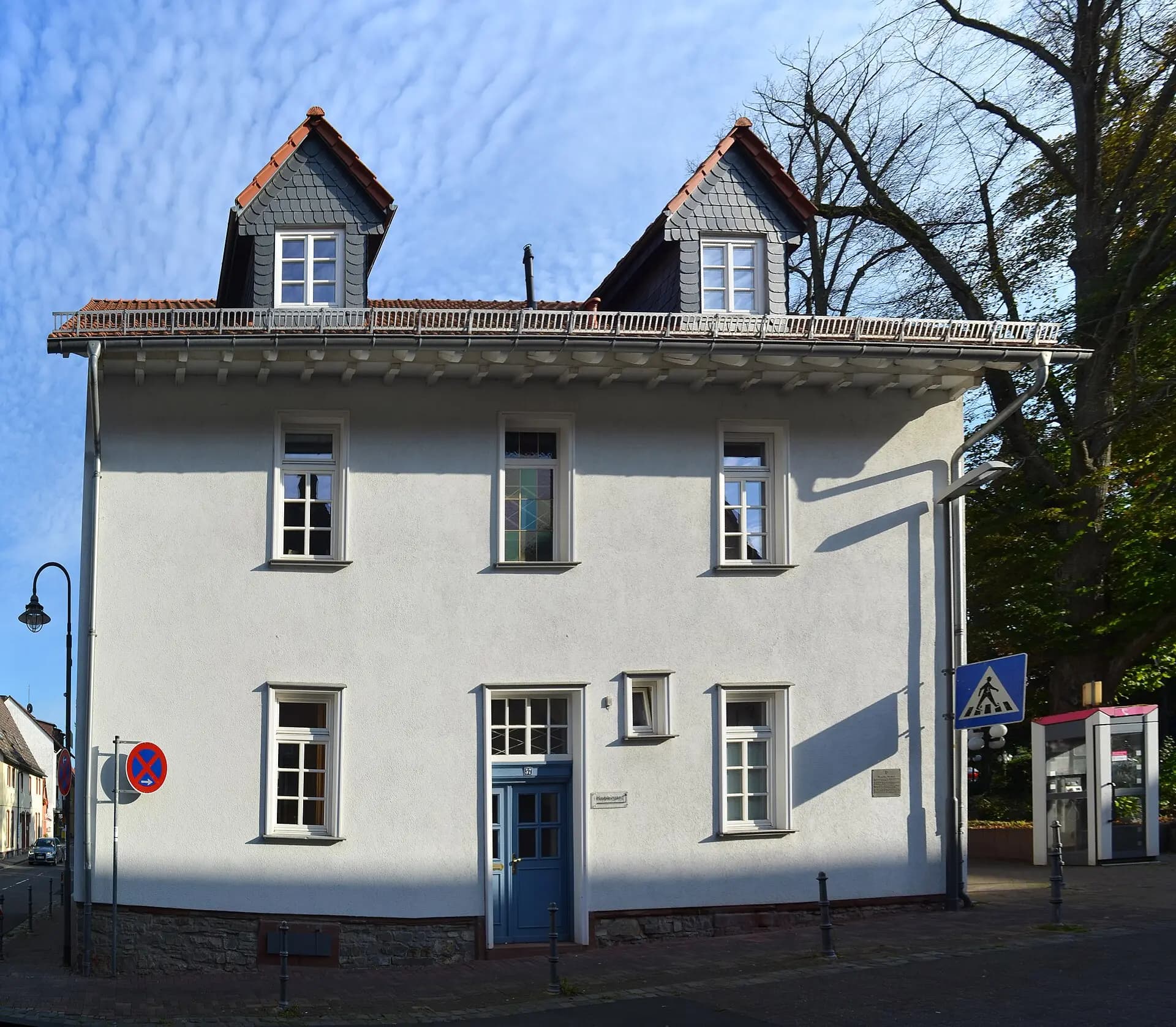 Vorderseite des Hauses Hugenottenstraße 57 in Friedrichsdorf