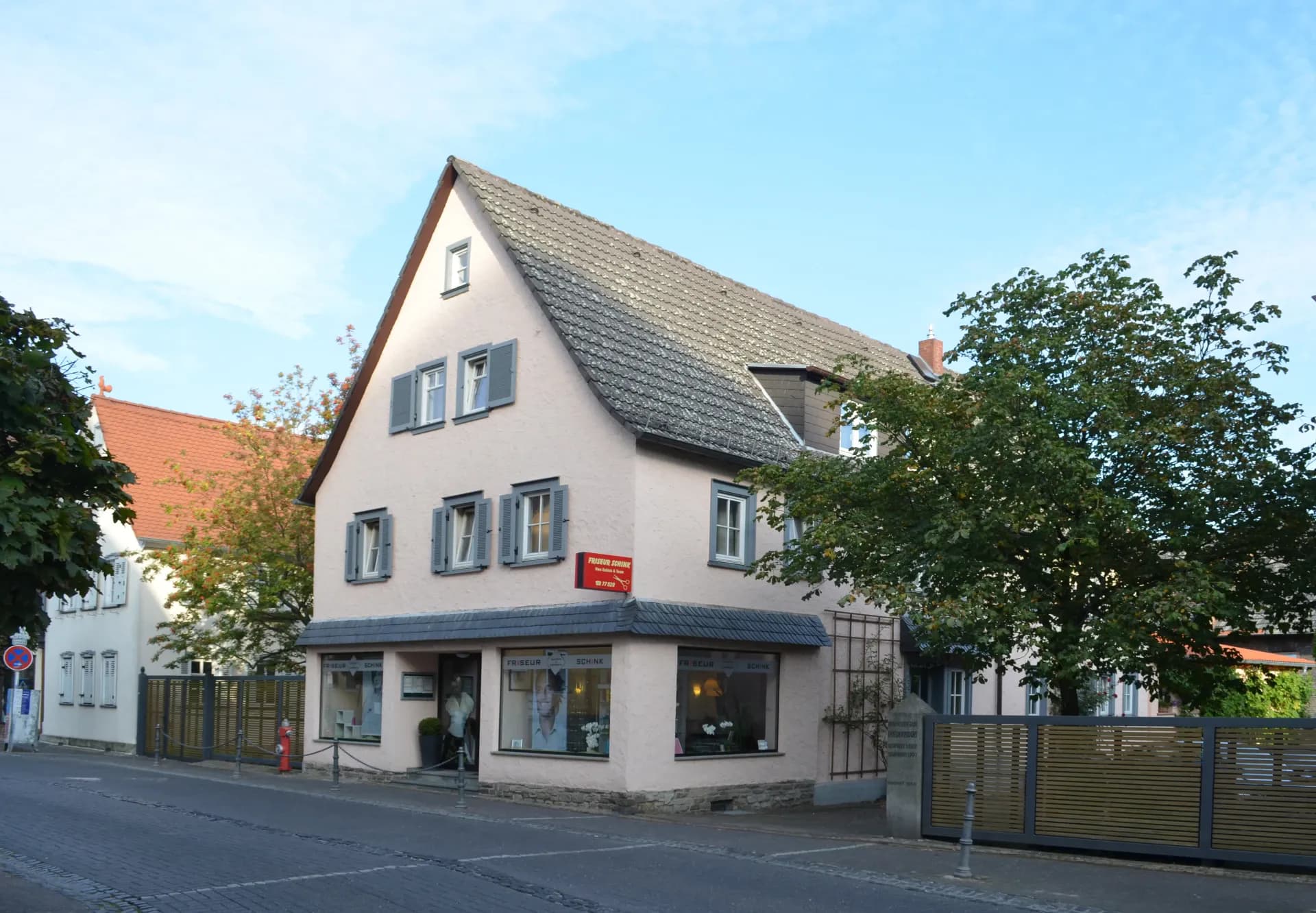 Wohn- und Geschäftshaus Hugenottenstraße 87 in Friedrichsdorf