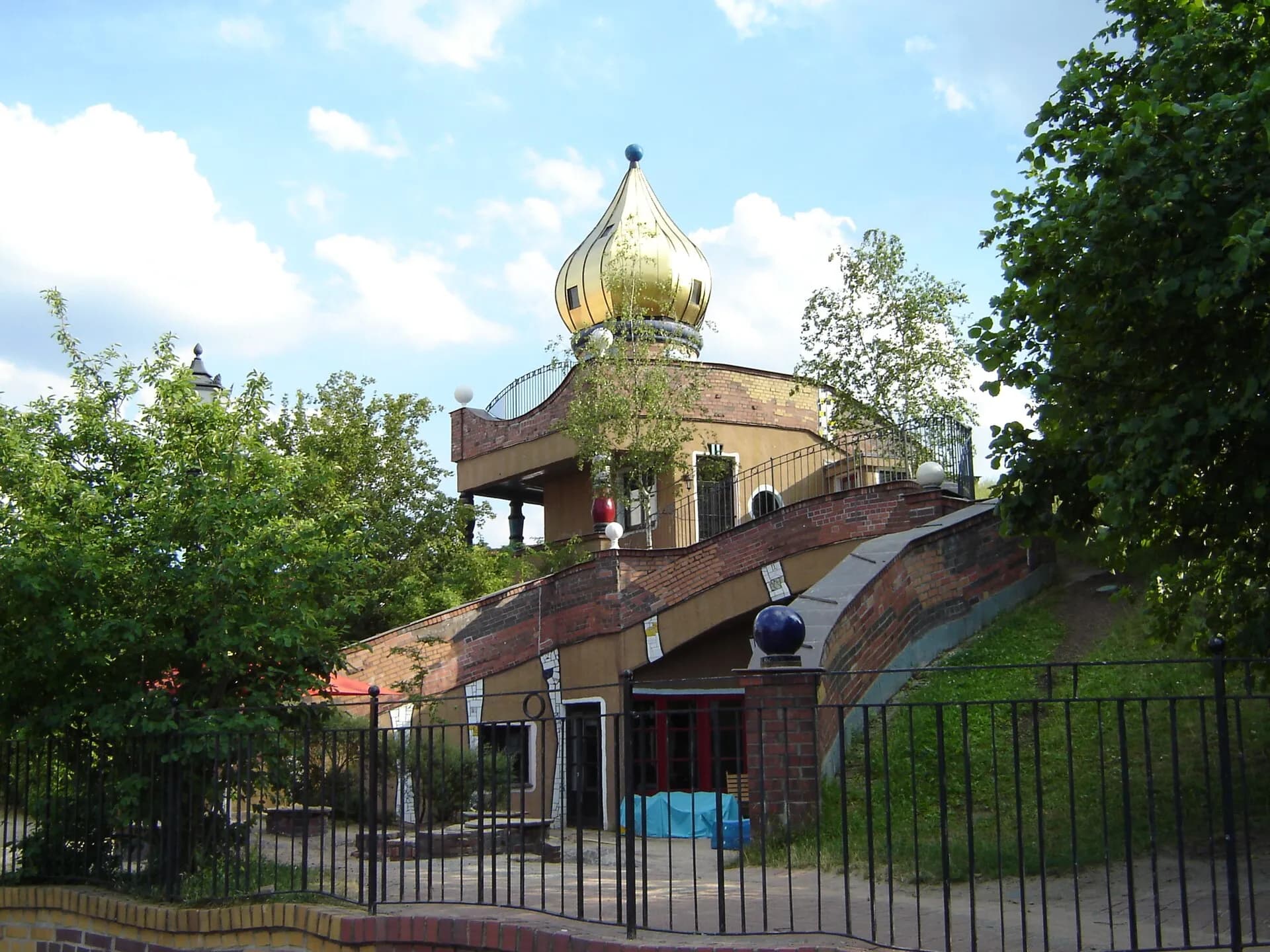 Hundertwasser-Kindergarten in Frankfurt Heddernheim