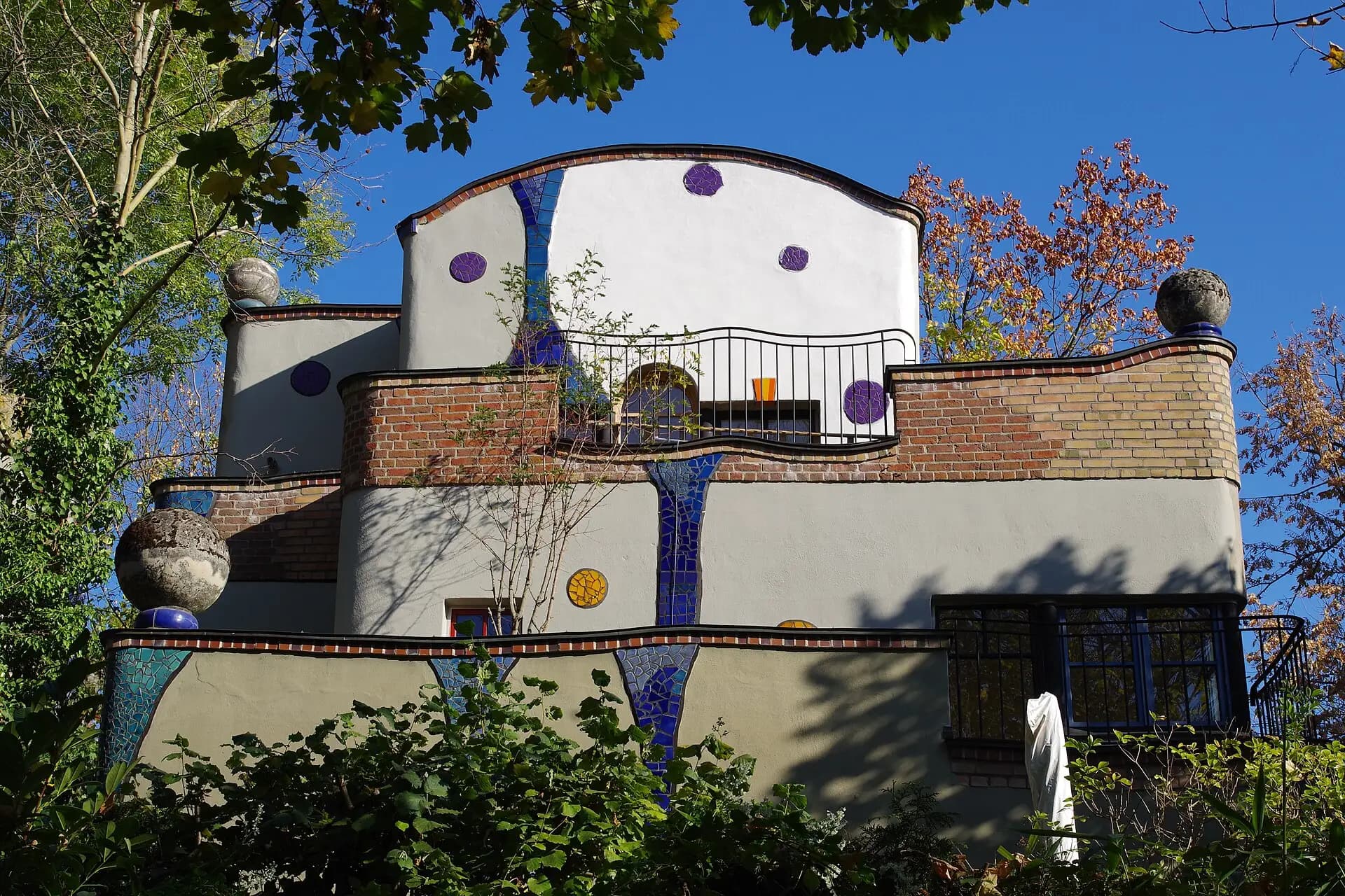 Balkone am Hundertwasserhaus in Bad Soden am Taunus