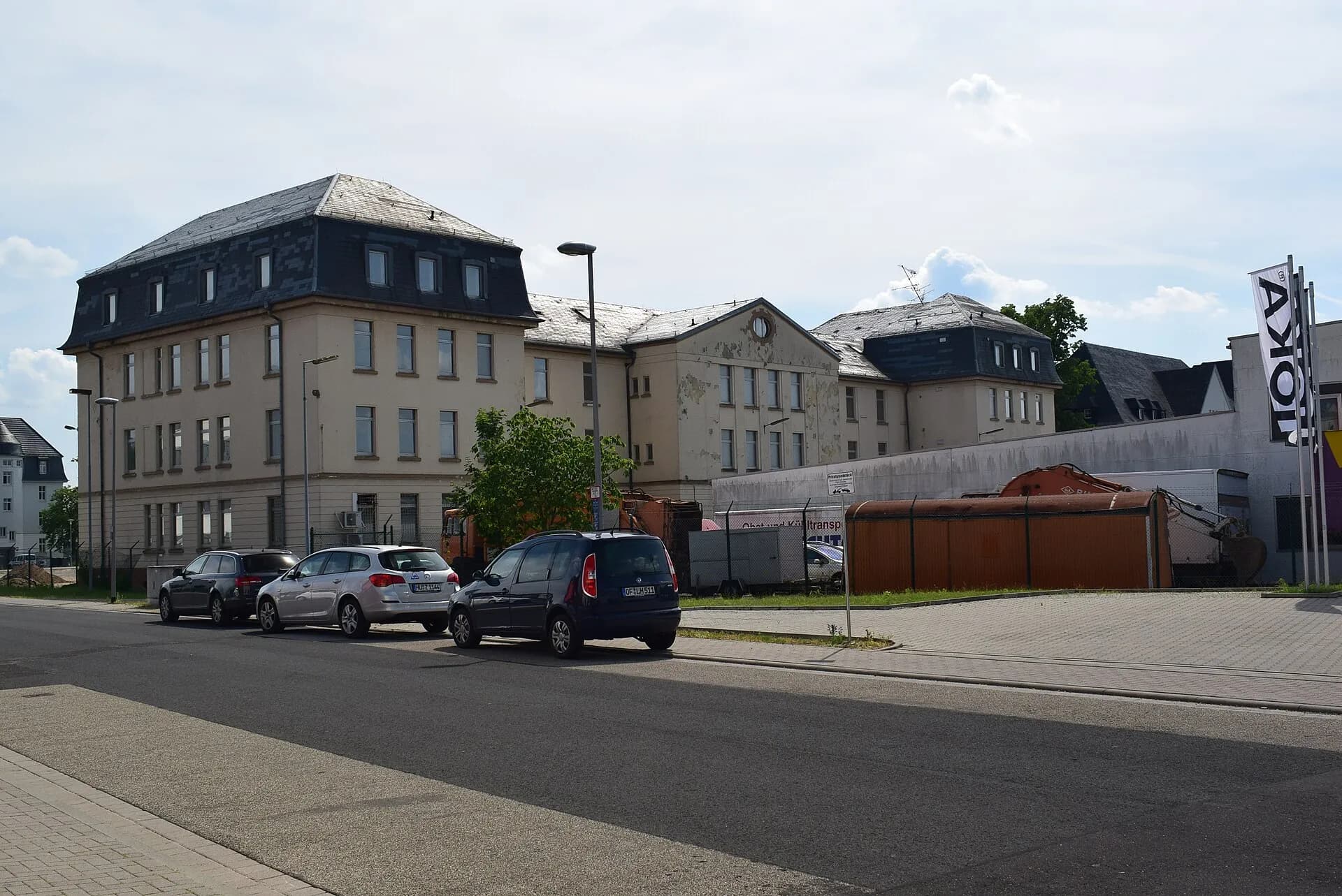 Straßenansicht der ehemaligen Hutier-Kaserne in Hanau-Lamboy