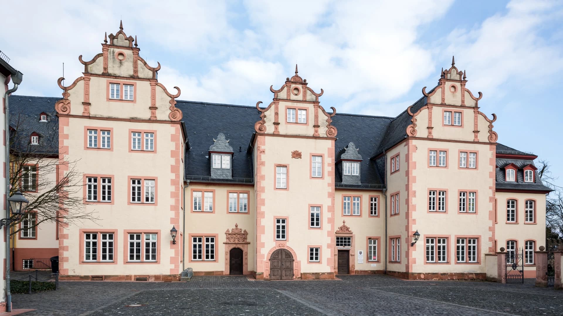 Renaissance-Giebelhäuser In der Burg 13a in Friedberg (Hessen)