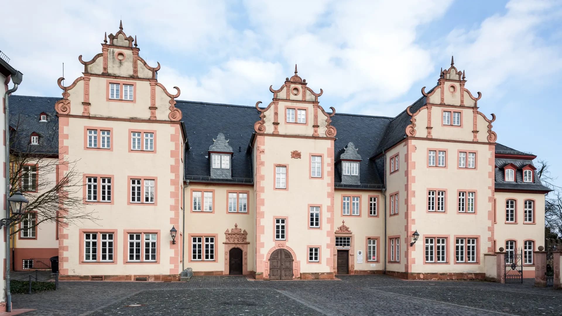 Renaissance-Giebelhäuser In der Burg 13a in Friedberg (Hessen)