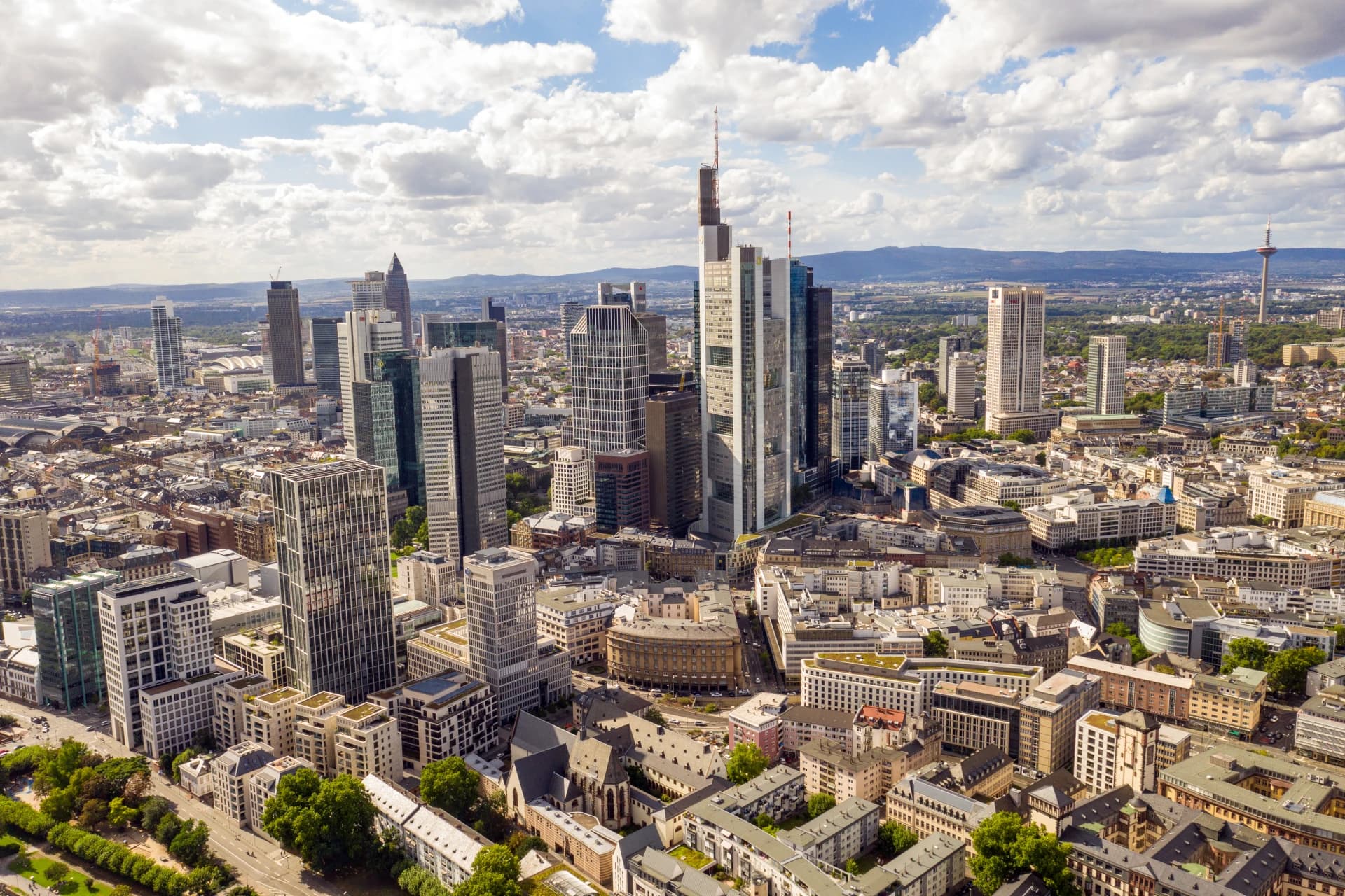 Frankfurter Innenstadt mit Skyline von oben