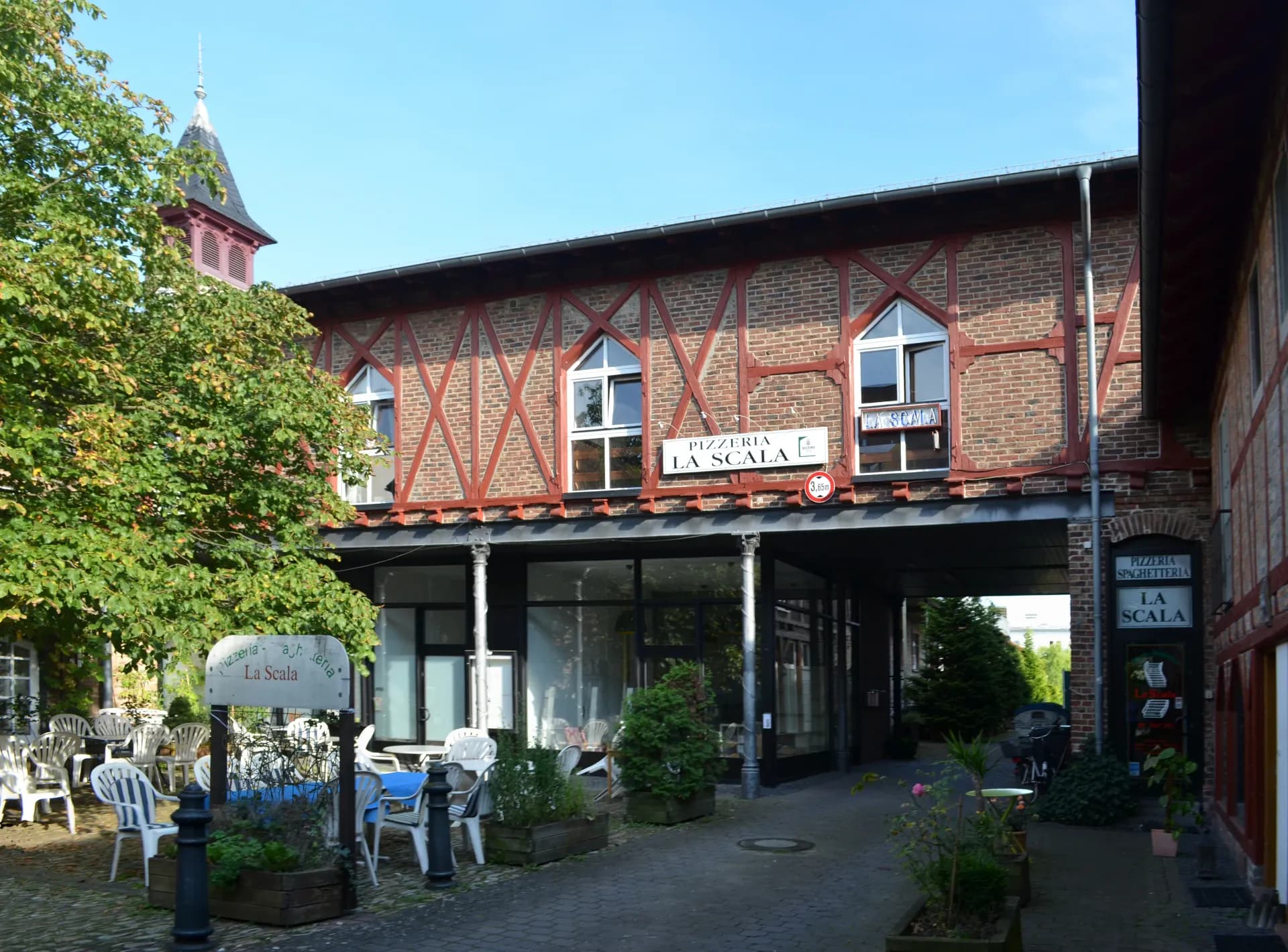 Gebäude des Institut Garnier in Friedrichsdorf