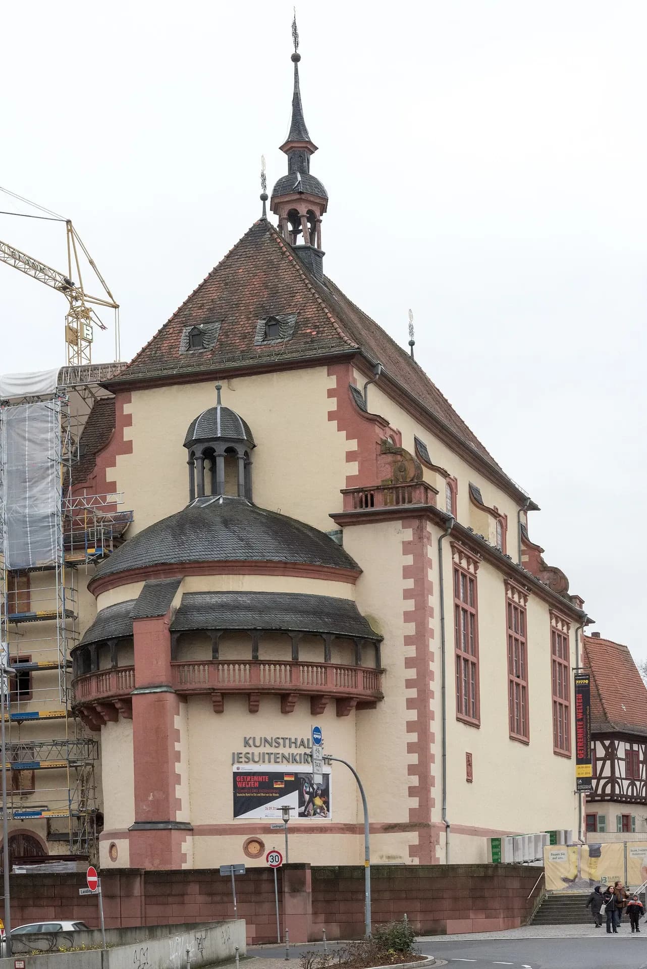 Jesuitenkirche mit Kunsthalle in Aschaffenburg