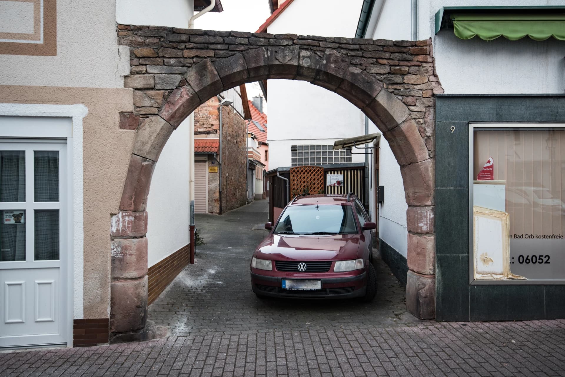 Sandsteintorbogen an der Jössertorstraße in Bad Orb