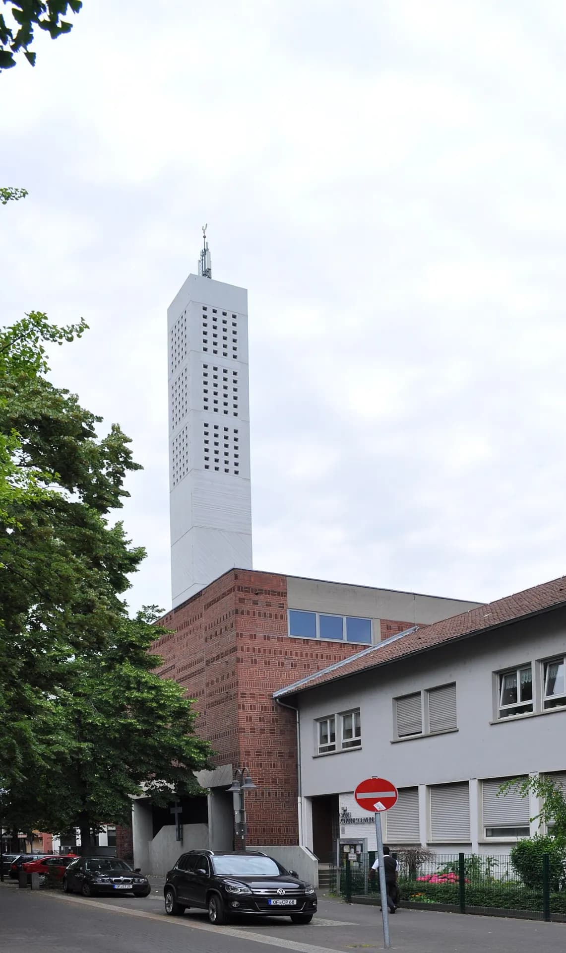 Turm der Johanneskirche im Nordend von Offenbach