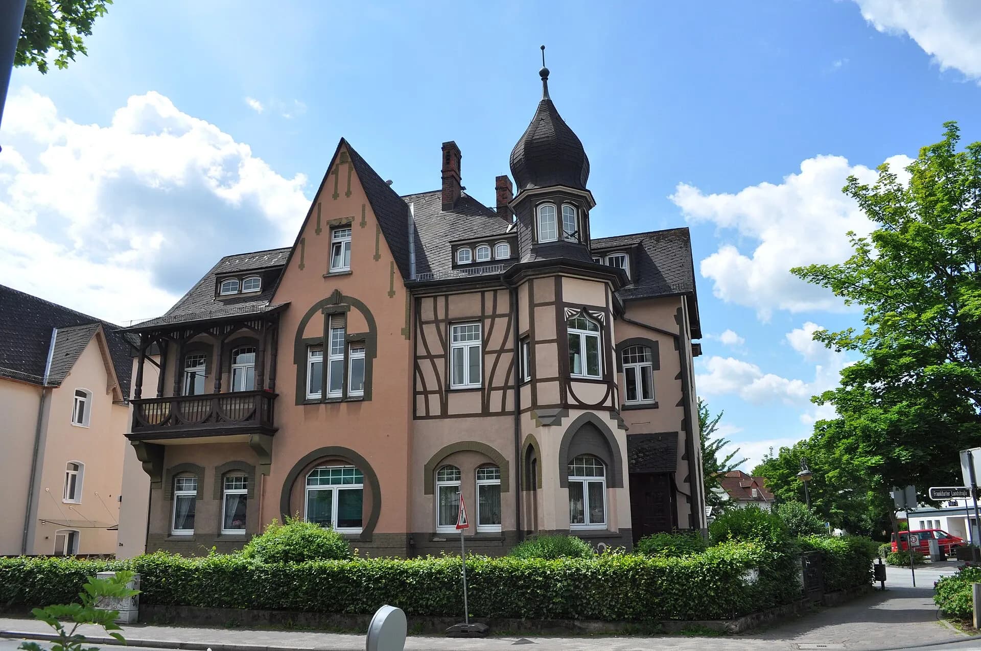 Jugendstil-Eckhaus an der Frankfurter Landstraße in Bad Homburg-Gonzenheim