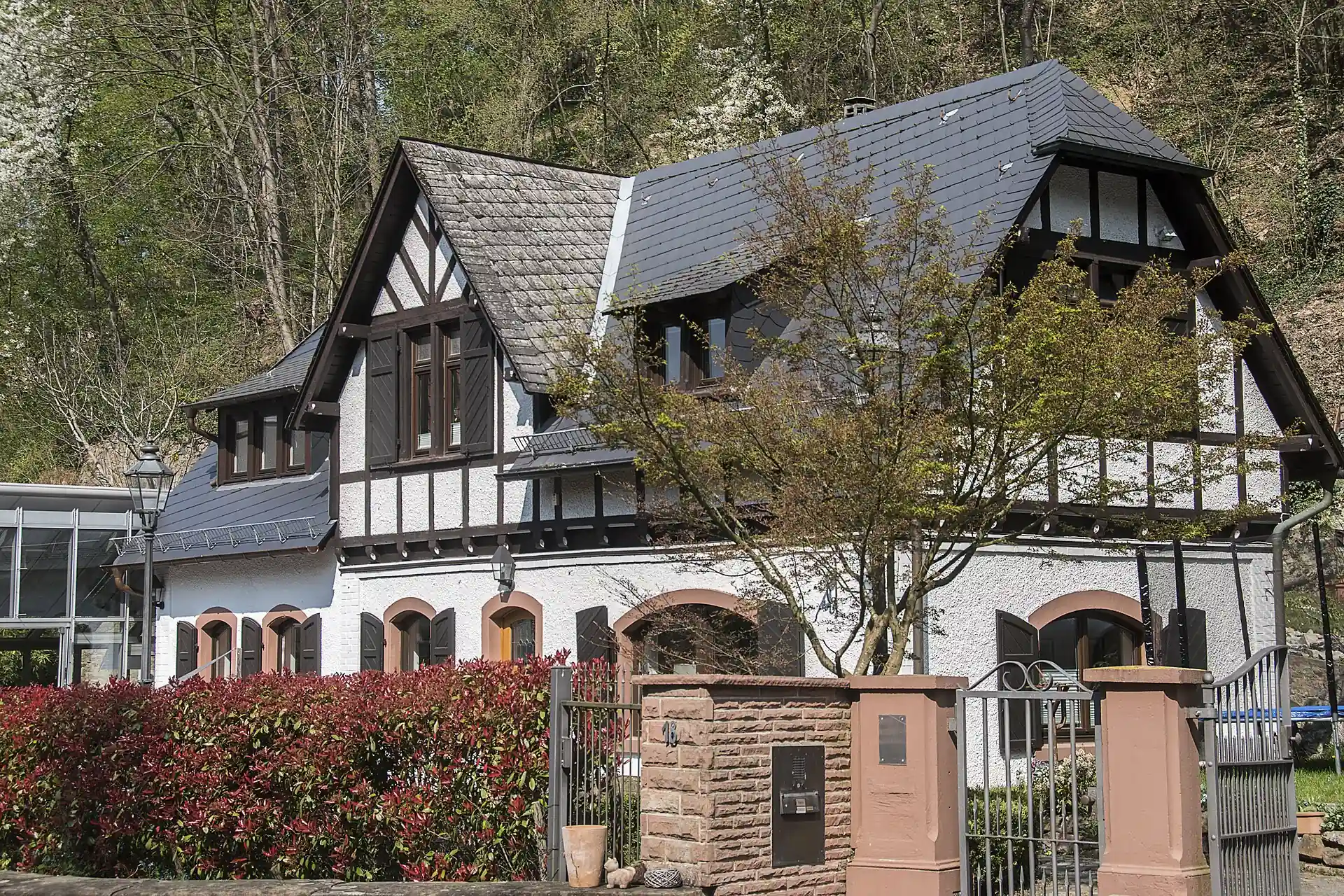 Jugendstilvilla im Stettbacher Tal in Seeheim-Jugenheim