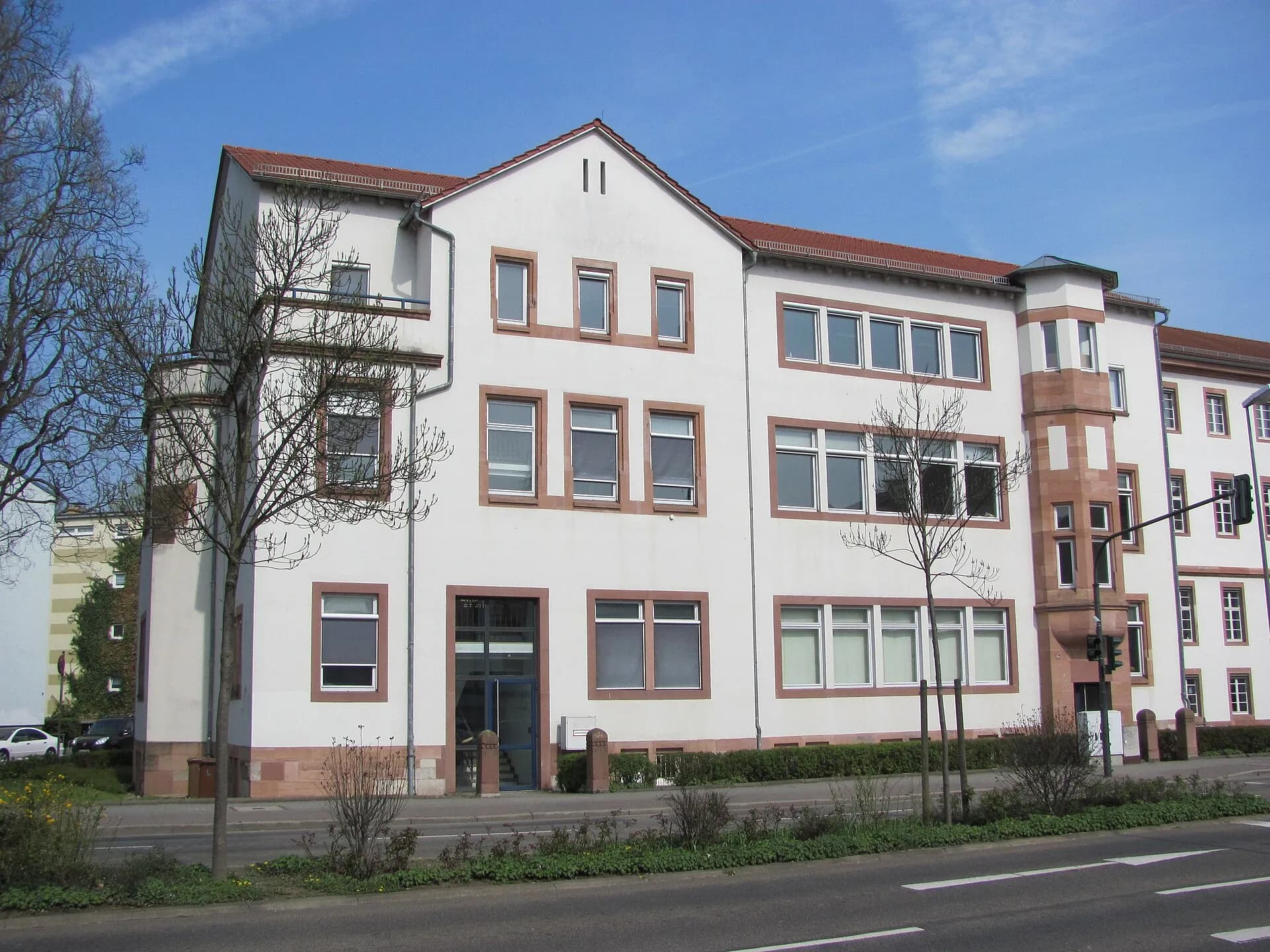 Justizgebäude an der Ausfallstraße in Hanau